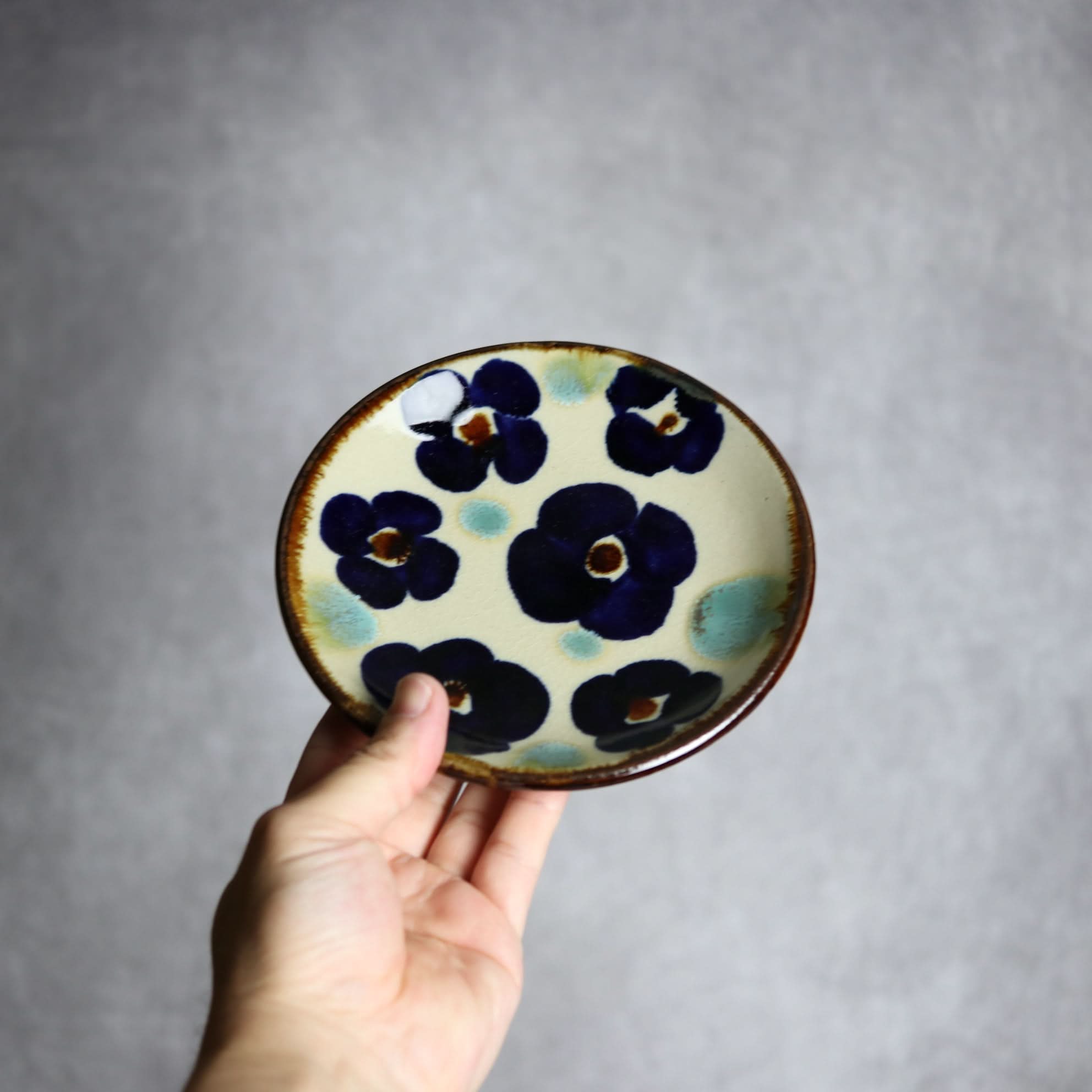 5寸皿2 花紋 やちむん 陶器 エドメ陶房 やちむん 陶器.