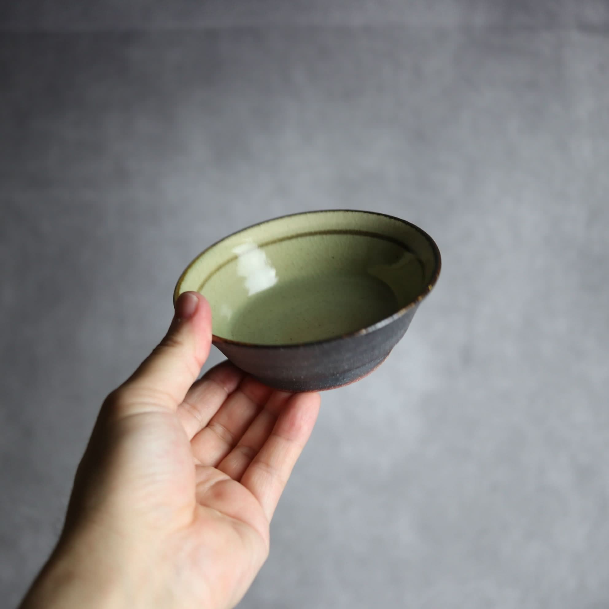 3.5寸安南鉢1 灰 黒釉 やちむん 陶器 陶と厨子甕 ひ窯 やちむん 陶器.