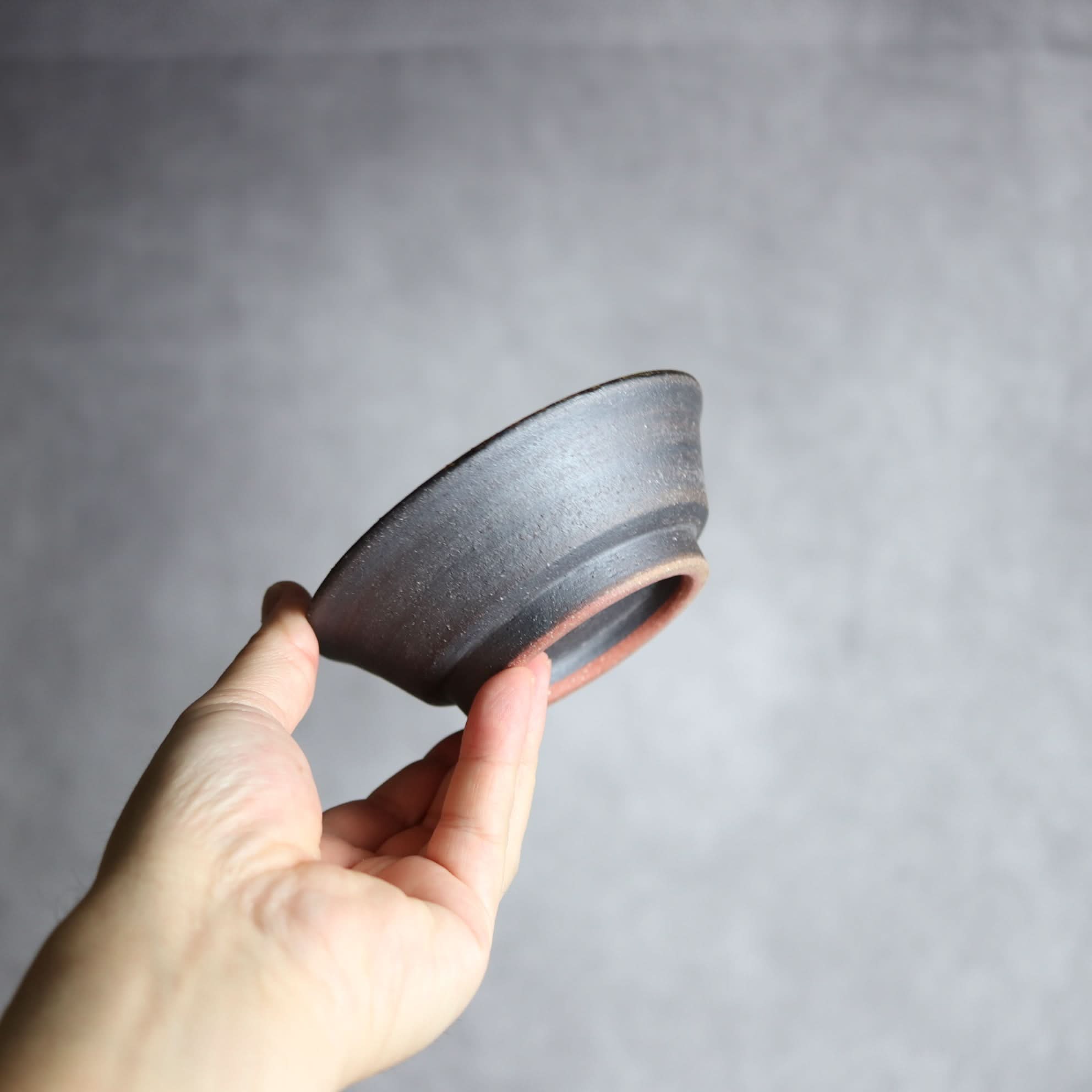 3.5寸安南鉢1 灰 黒釉 やちむん 陶器 陶と厨子甕 ひ窯 やちむん 陶器.