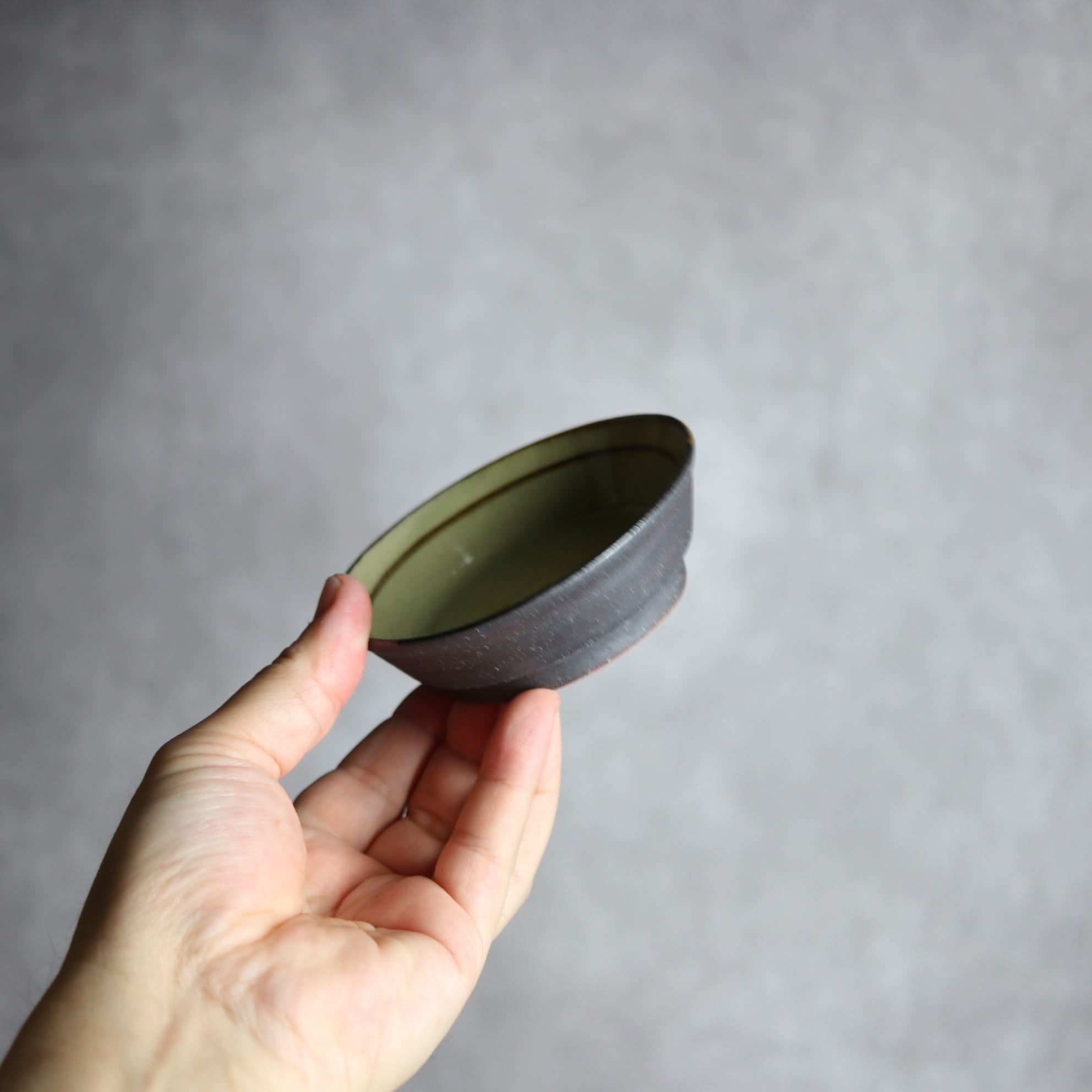 3寸安南鉢1 灰 黒釉 やちむん 陶器 陶と厨子甕 ひ窯 やちむん 陶器.