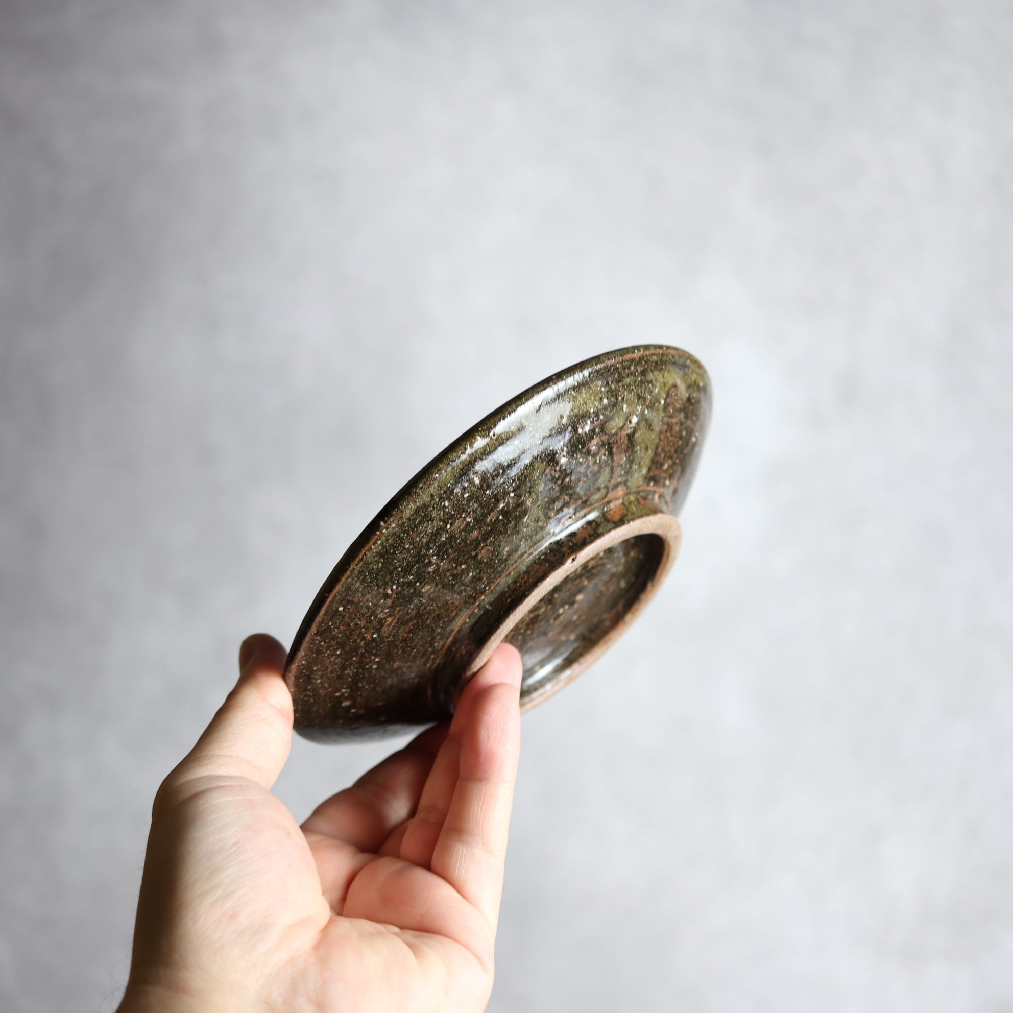 5寸皿 紺 茶 デイゴ唐草 やちむん 陶器 陶芸こまがた やちむん 陶器.