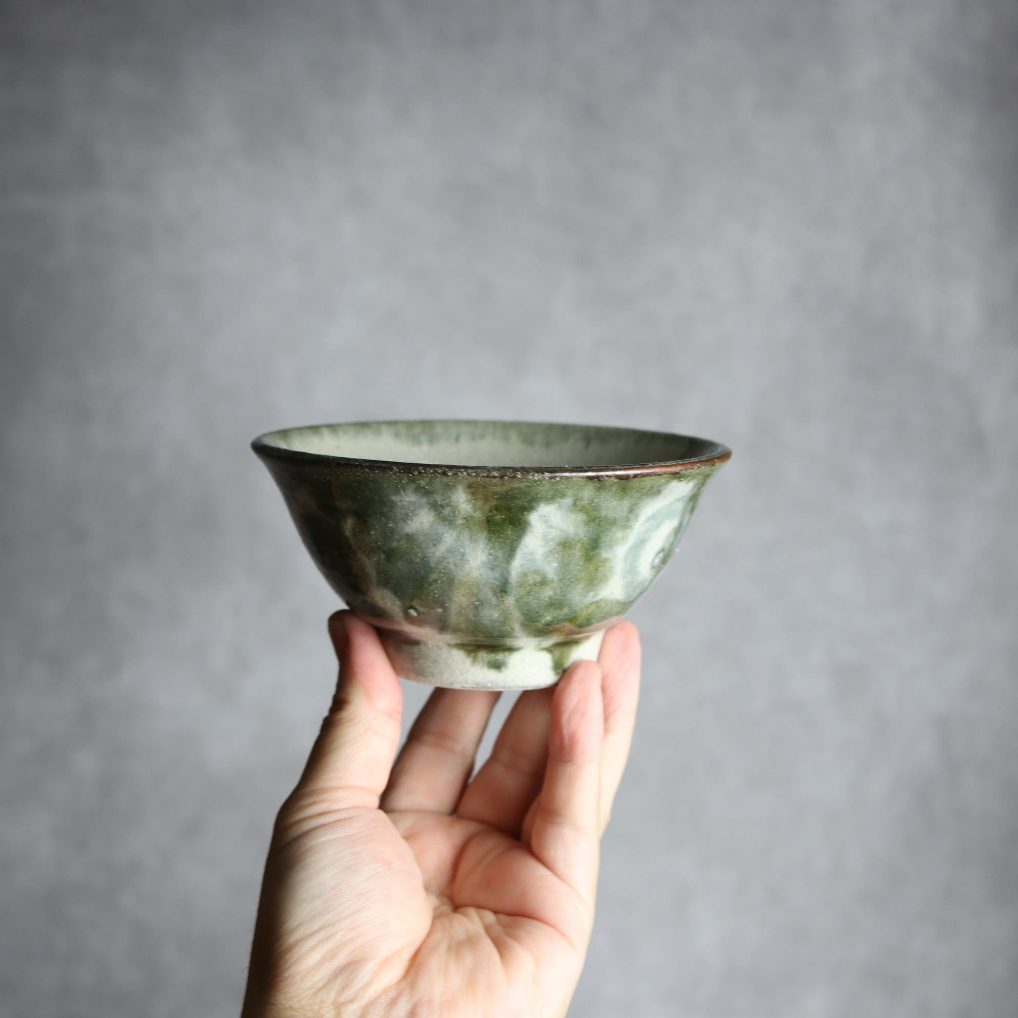 4寸マカイ1 黒呉須釉 唐草 やちむん 陶器 榮一工房