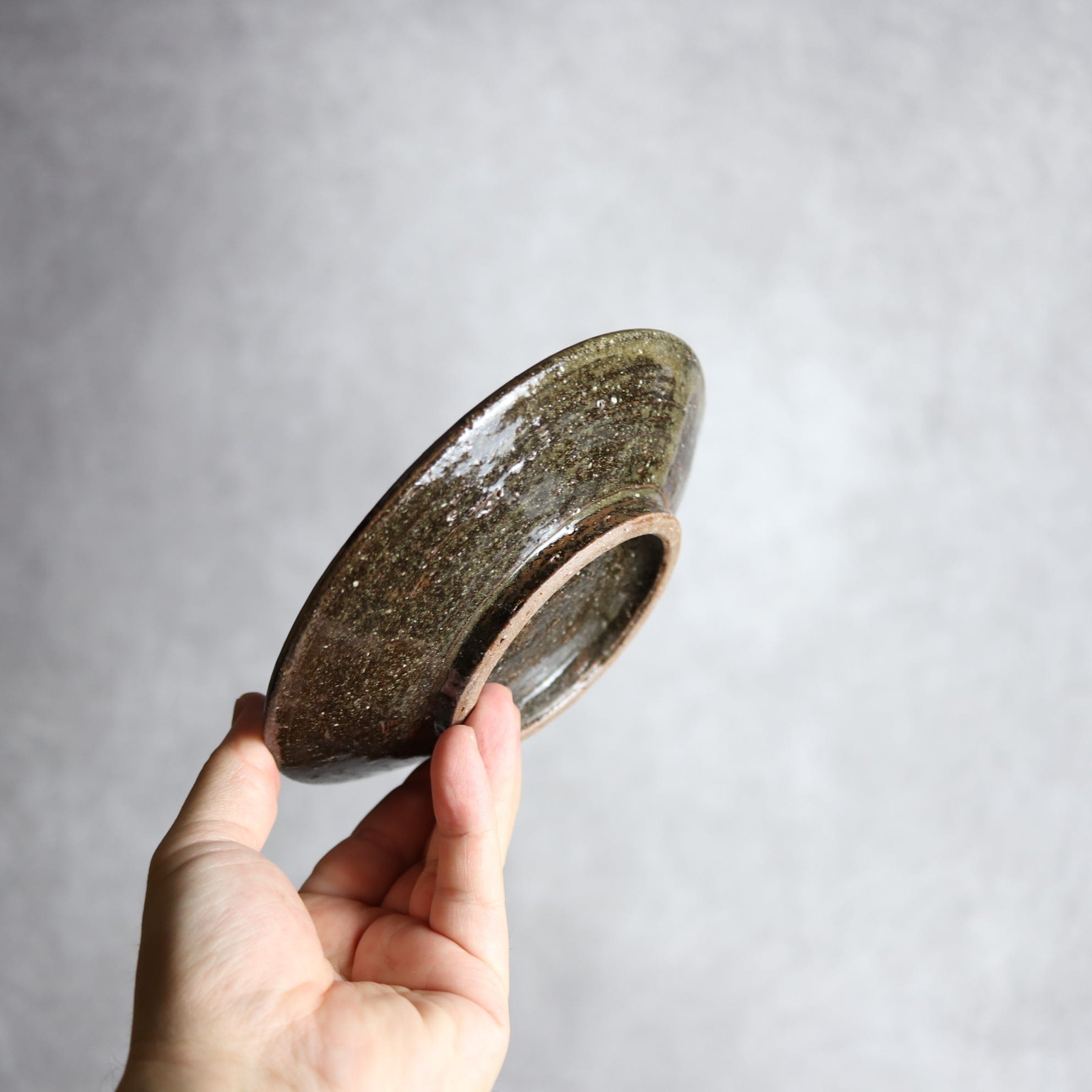 5寸皿 紺 茶 デイゴ唐草 やちむん 陶器 陶芸こまがた やちむん 陶器.