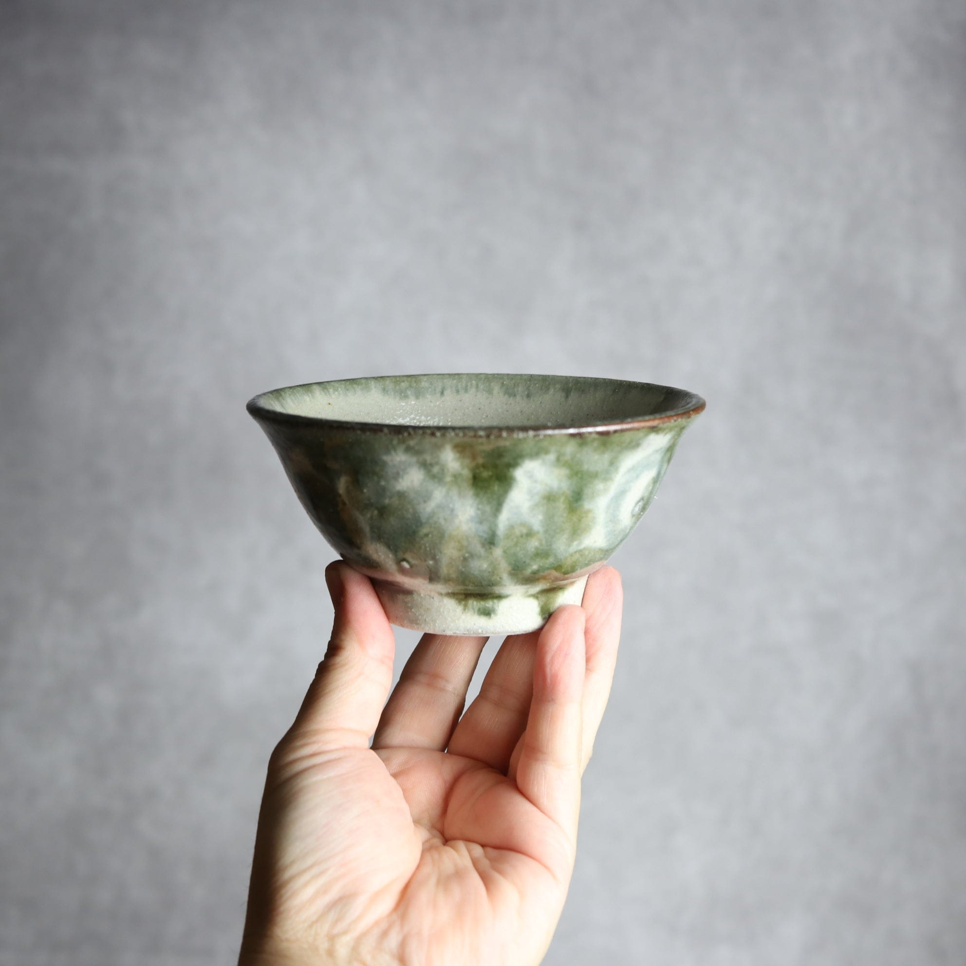 4寸マカイ1 黒呉須釉 唐草 やちむん 陶器 榮一工房