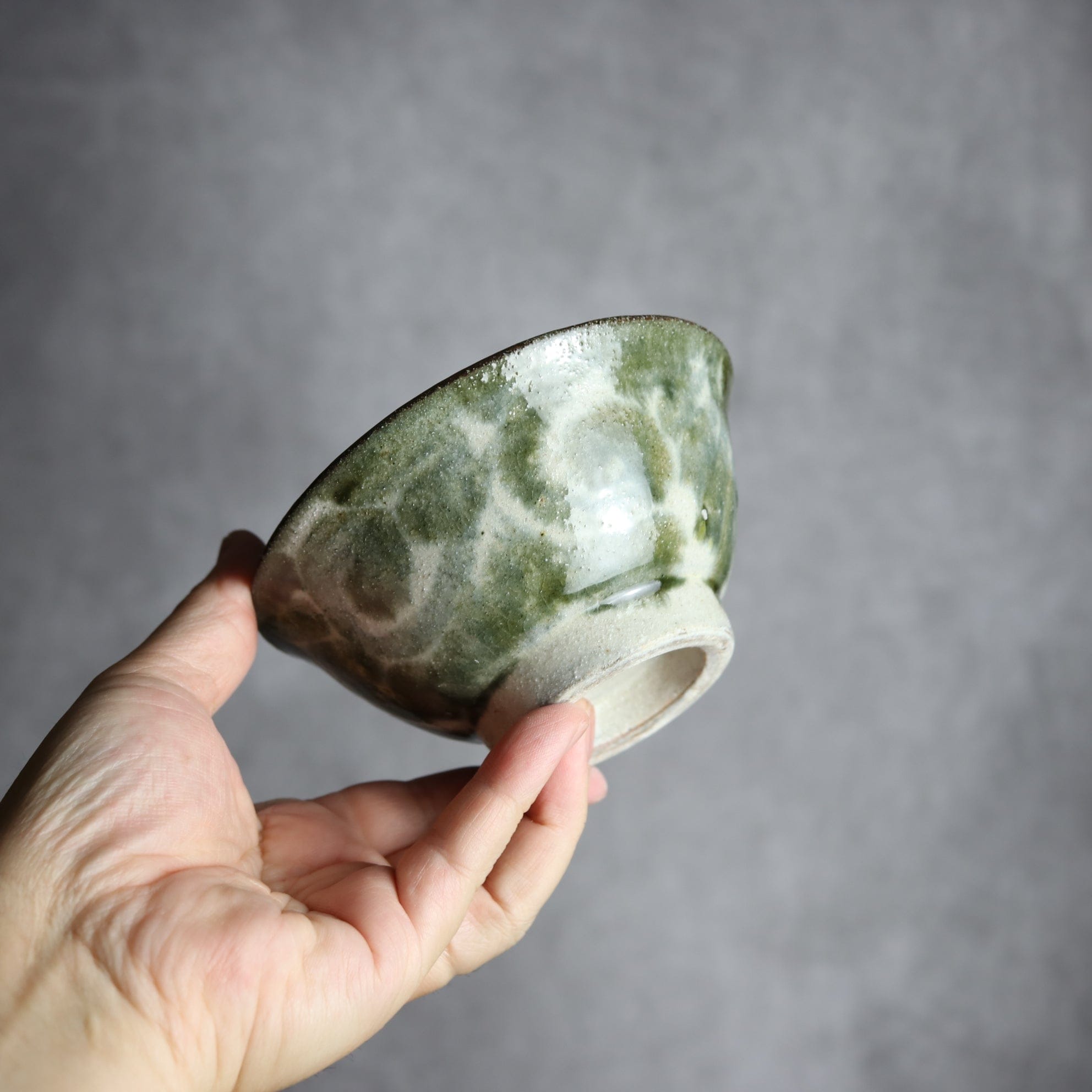 4寸マカイ1 黒呉須釉 唐草 やちむん 陶器 榮一工房