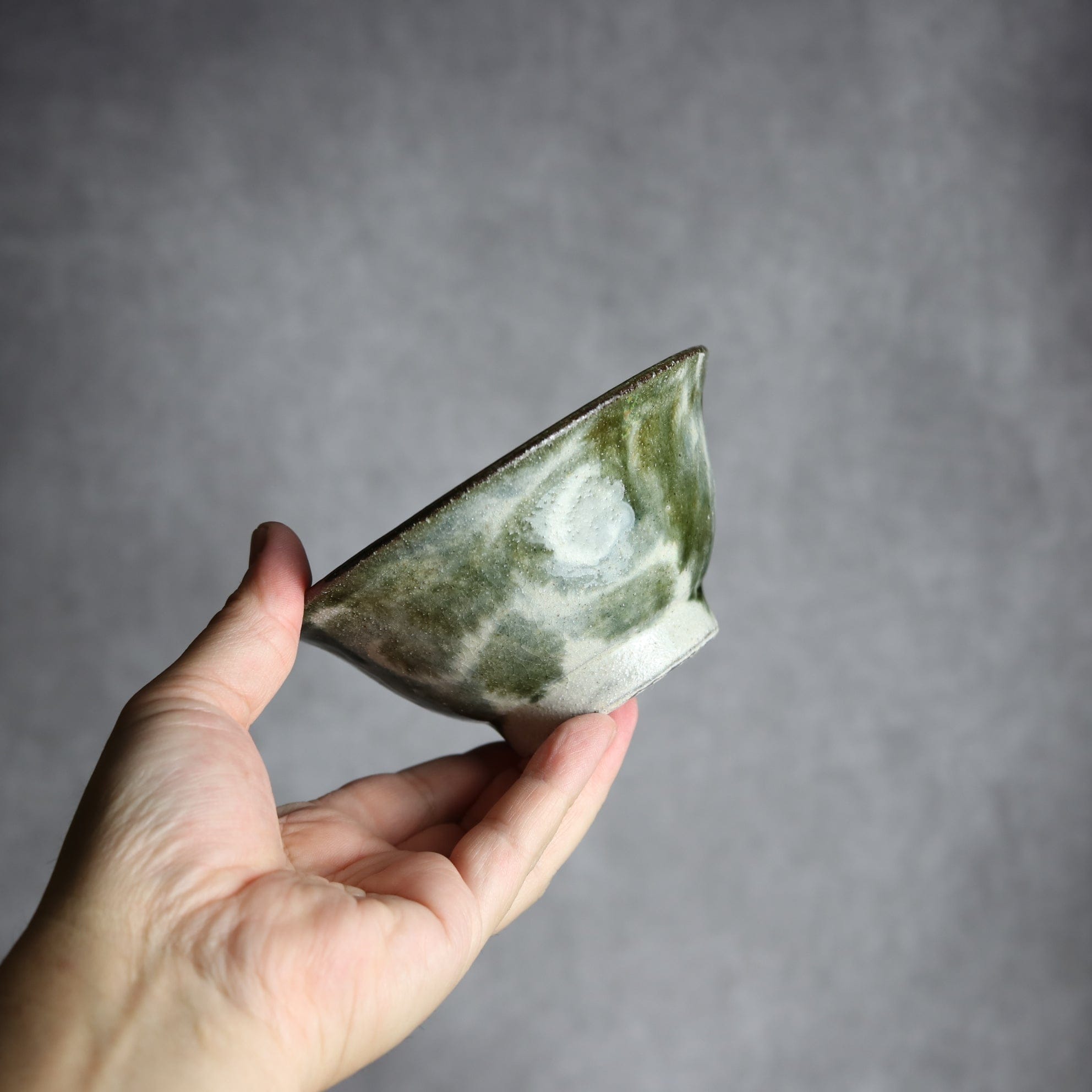 4寸マカイ3 黒呉須釉 唐草 やちむん 陶器 榮一工房