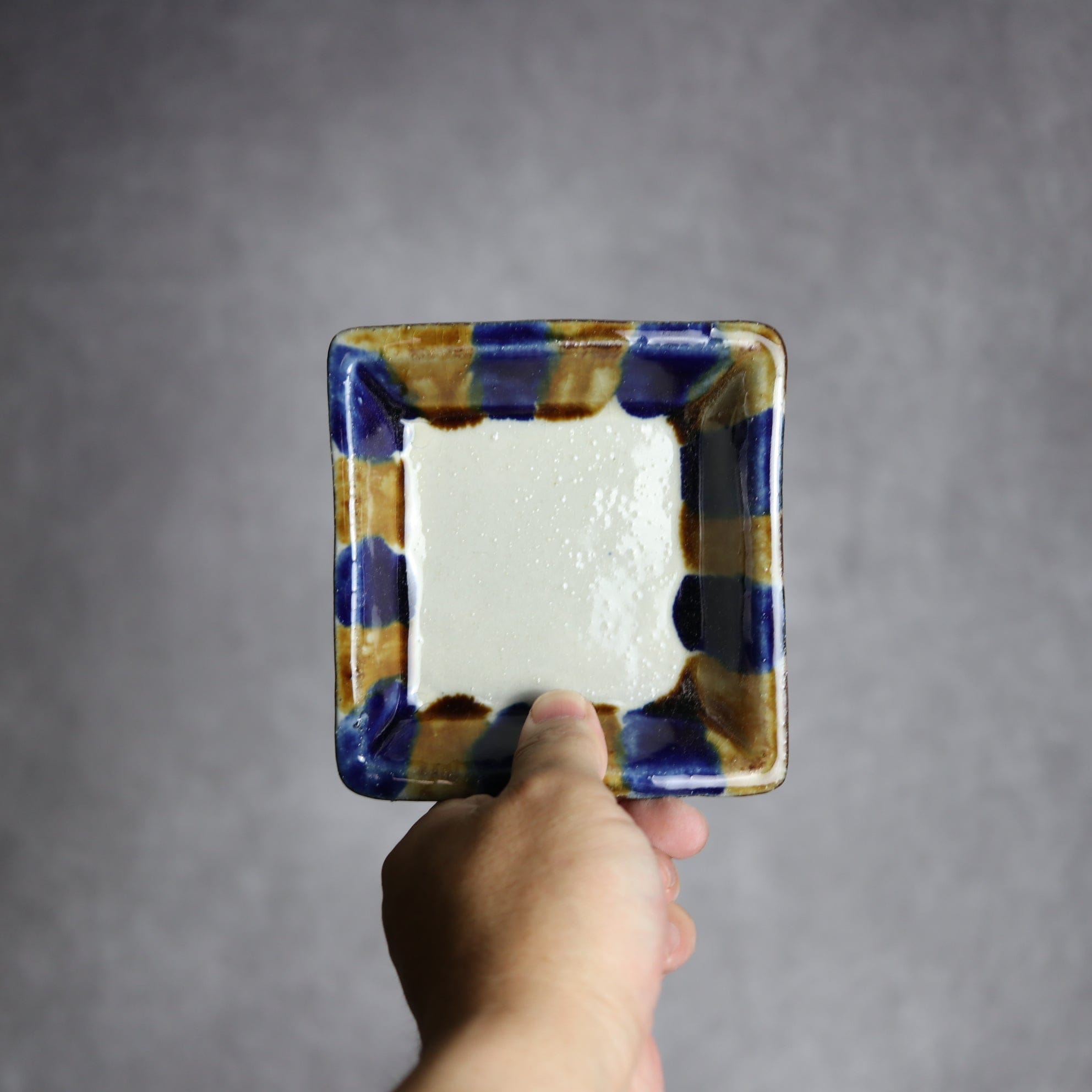 角皿1 飴 呉須釉 やちむん 陶器 漂窯 陶器.