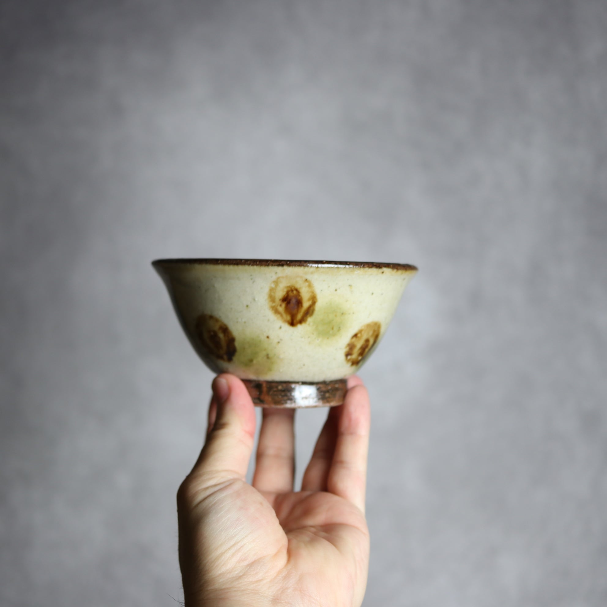 陶芸こまがた - 4寸マカイ 緑 茶 ドット やちむん 陶器 陶芸こまがた - mundasui