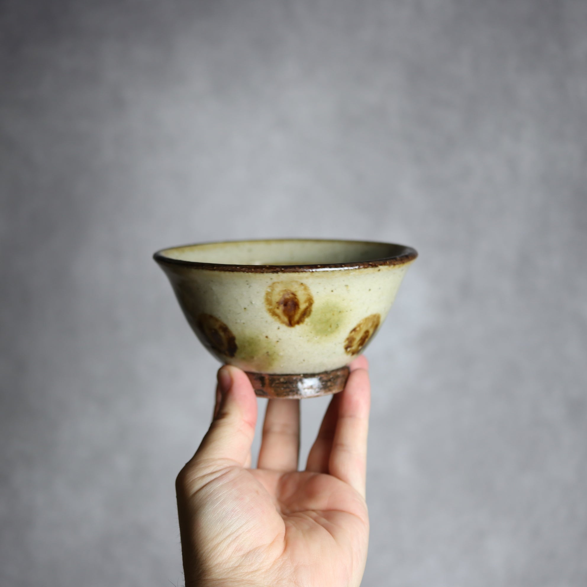 陶芸こまがた - 4寸マカイ 緑 茶 ドット やちむん 陶器 陶芸こまがた - mundasui