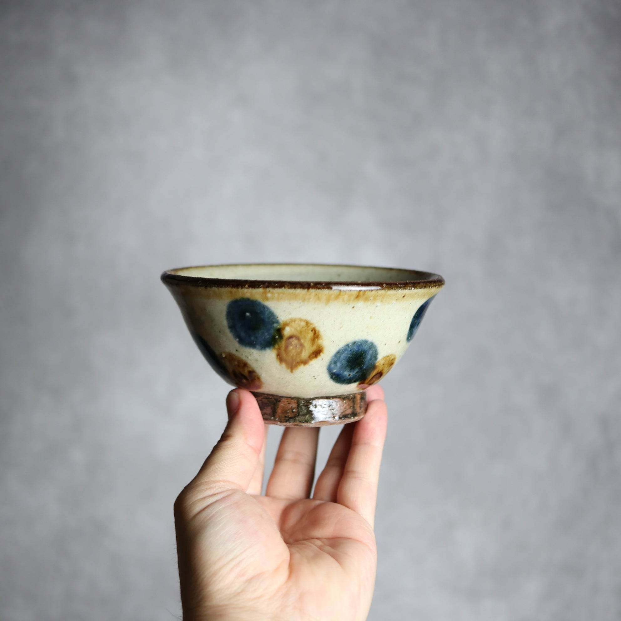 4寸マカイ 紺 茶ドット やちむん 陶器 陶芸こまがた