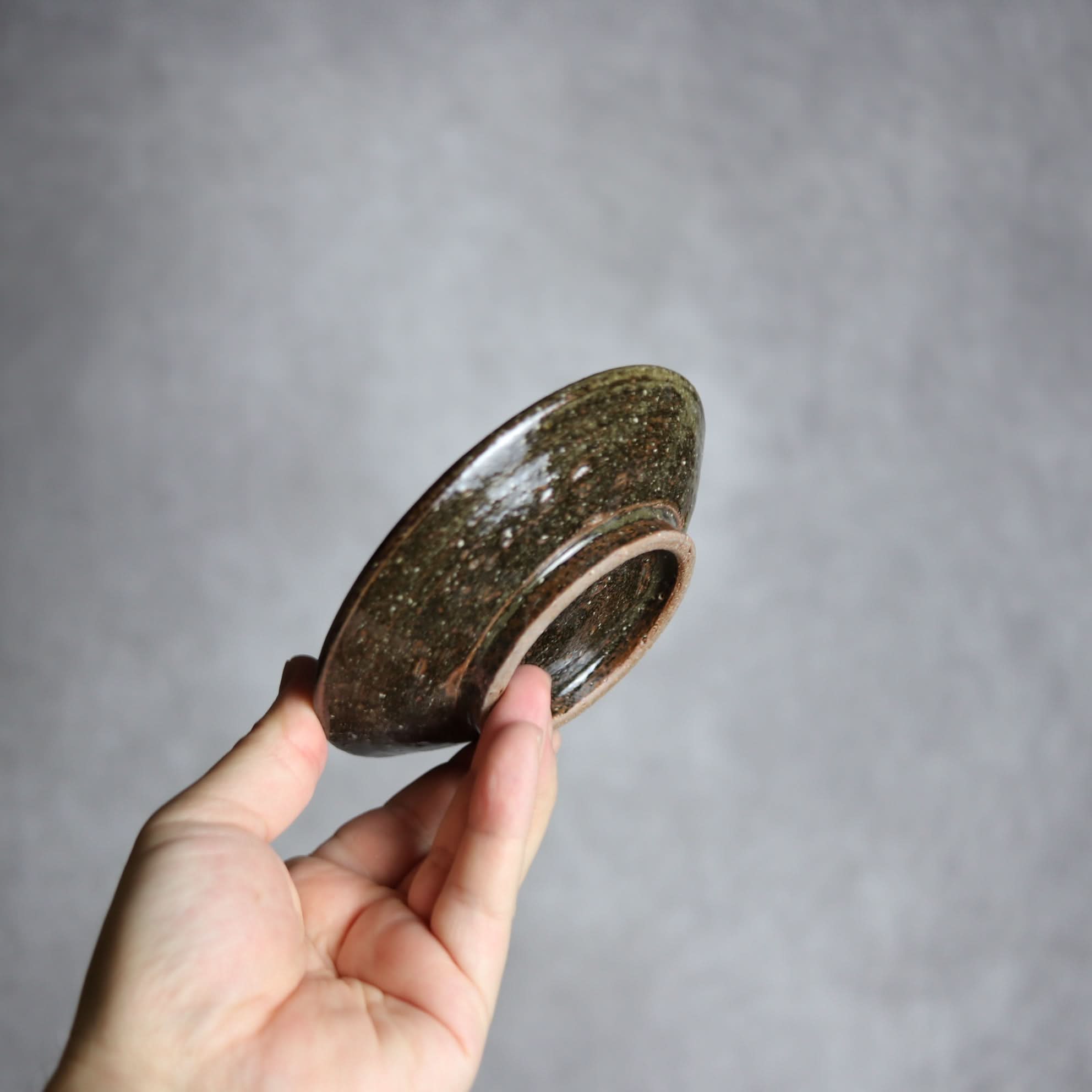 4寸皿 紺 茶 デイゴ やちむん 陶器 陶芸こまがた やちむん 陶器.