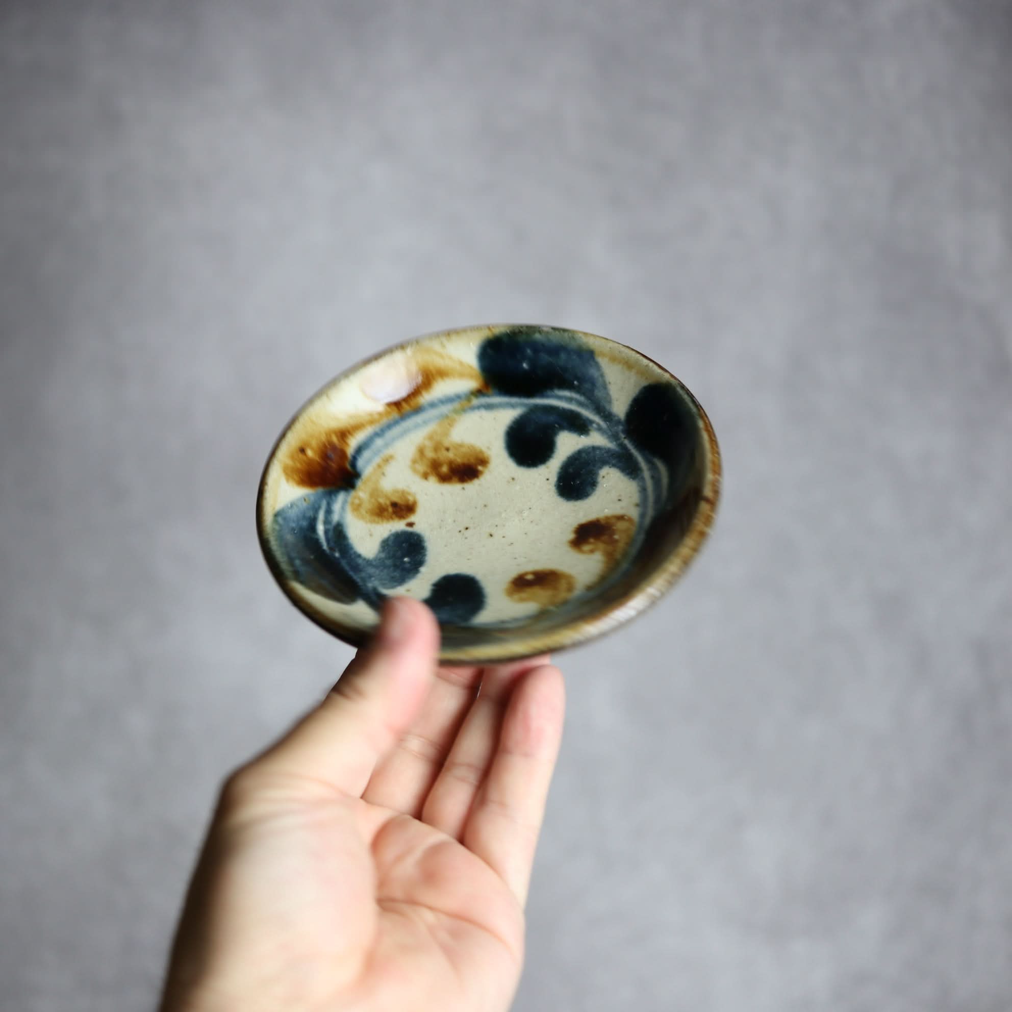 4寸皿 紺 茶 デイゴ やちむん 陶器 陶芸こまがた やちむん 陶器.