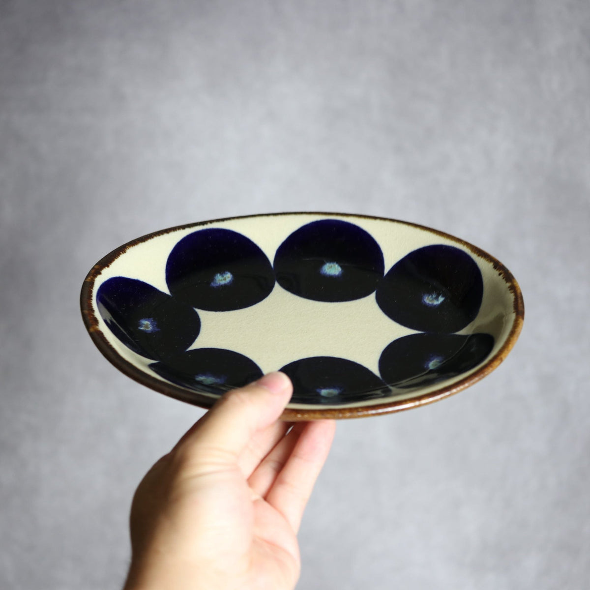オーバル皿1 青丸紋 やちむん 陶器 エドメ陶房 やちむん 陶器.