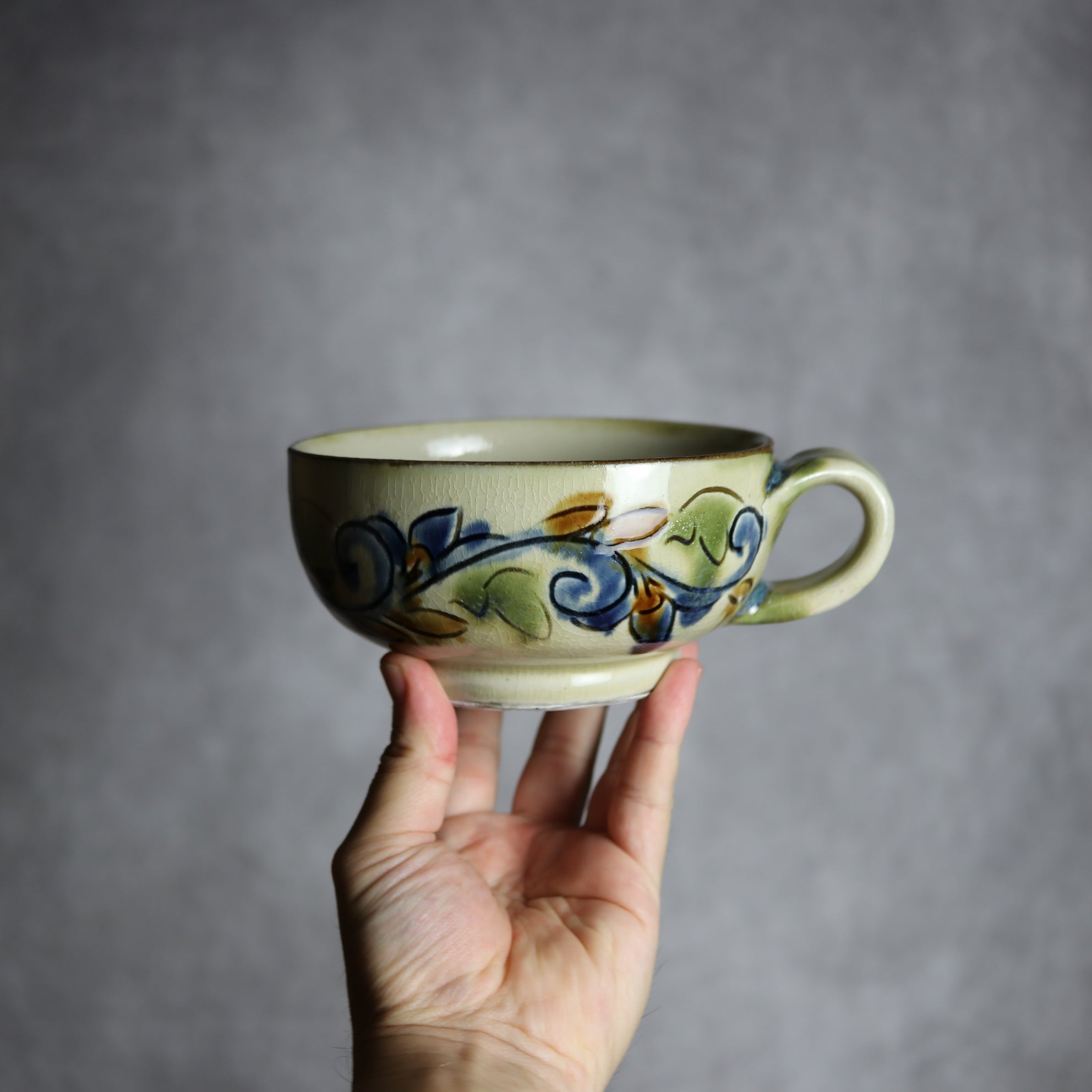 茂生窯 - スープマグ1 三彩 線彫 唐草 やちむん 陶器 茂生窯 - mundasui