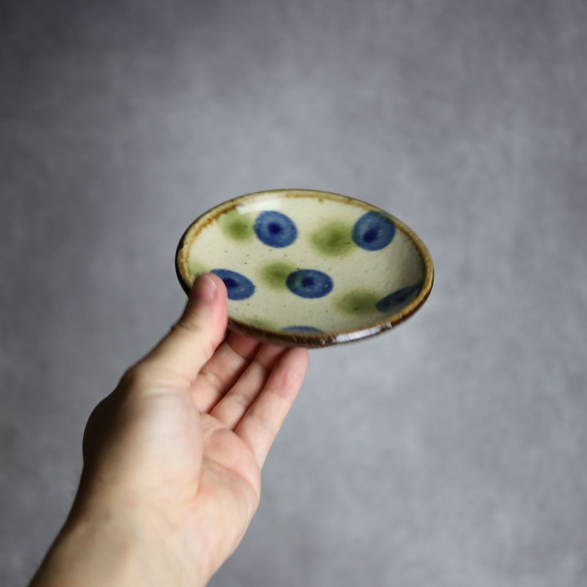 4寸皿 青 緑 ドット やちむん 陶器 陶芸こまがた やちむん 陶器.
