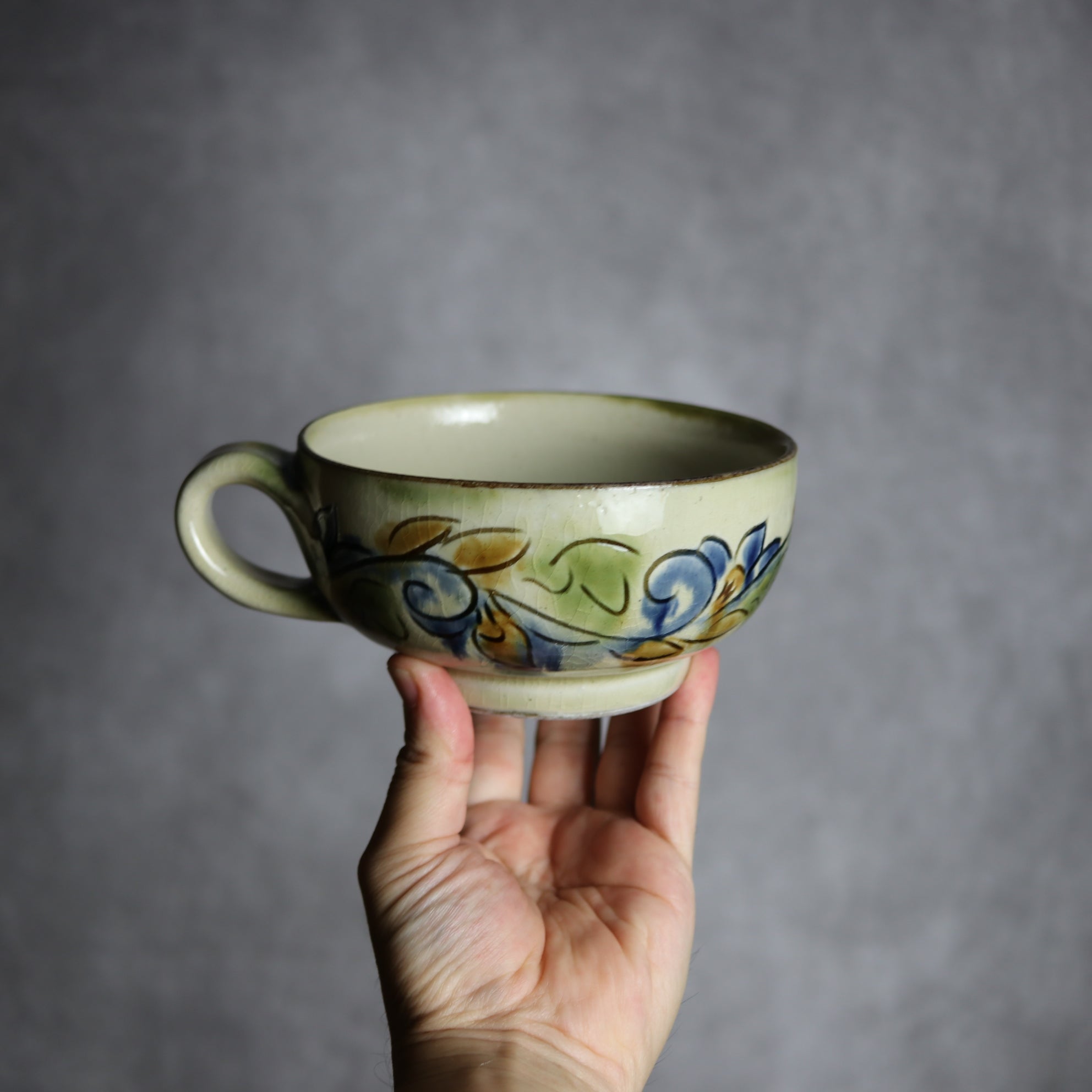 茂生窯 - スープマグ1 三彩 線彫 唐草 やちむん 陶器 茂生窯 - mundasui