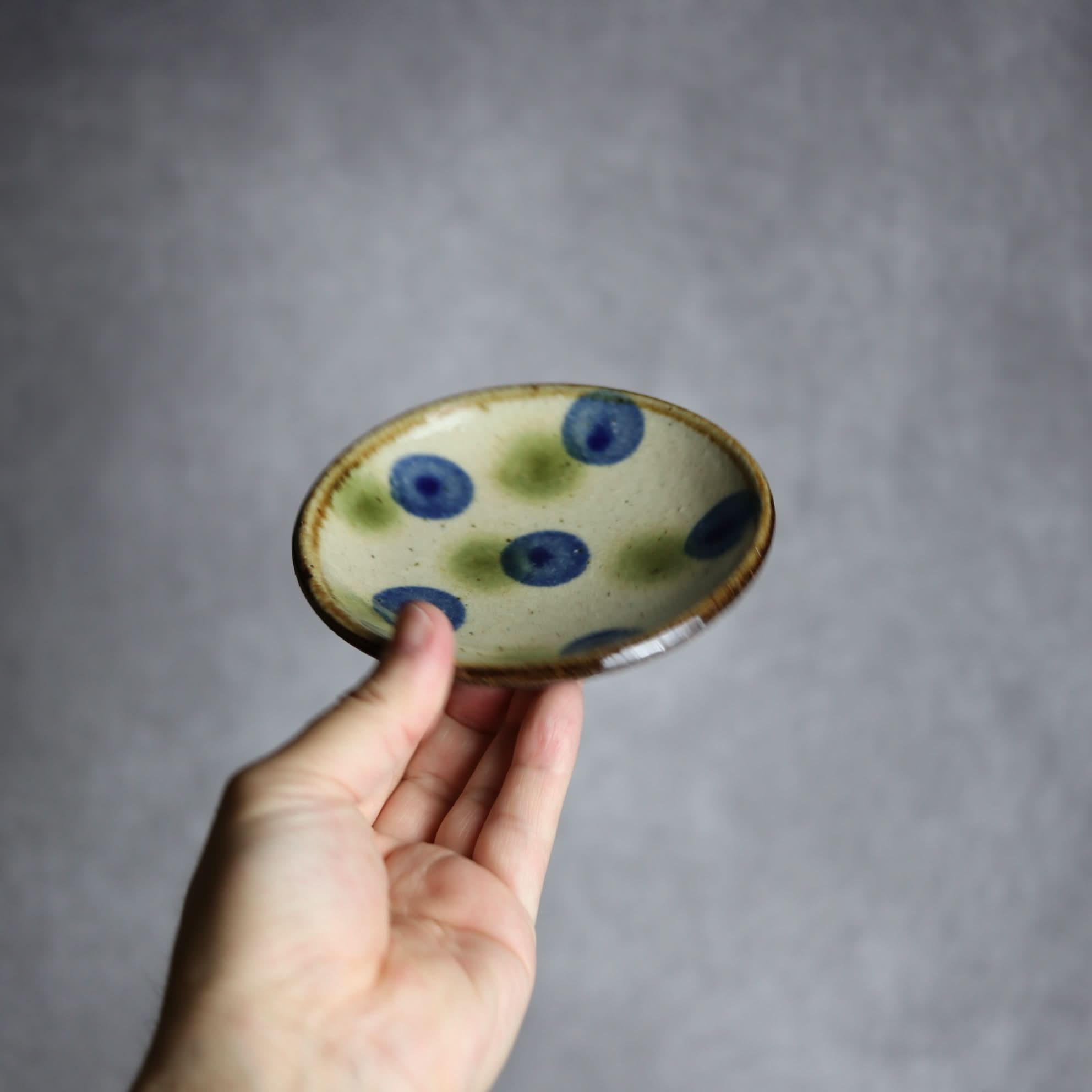 4寸皿 青 緑 ドット やちむん 陶器 陶芸こまがた やちむん 陶器.