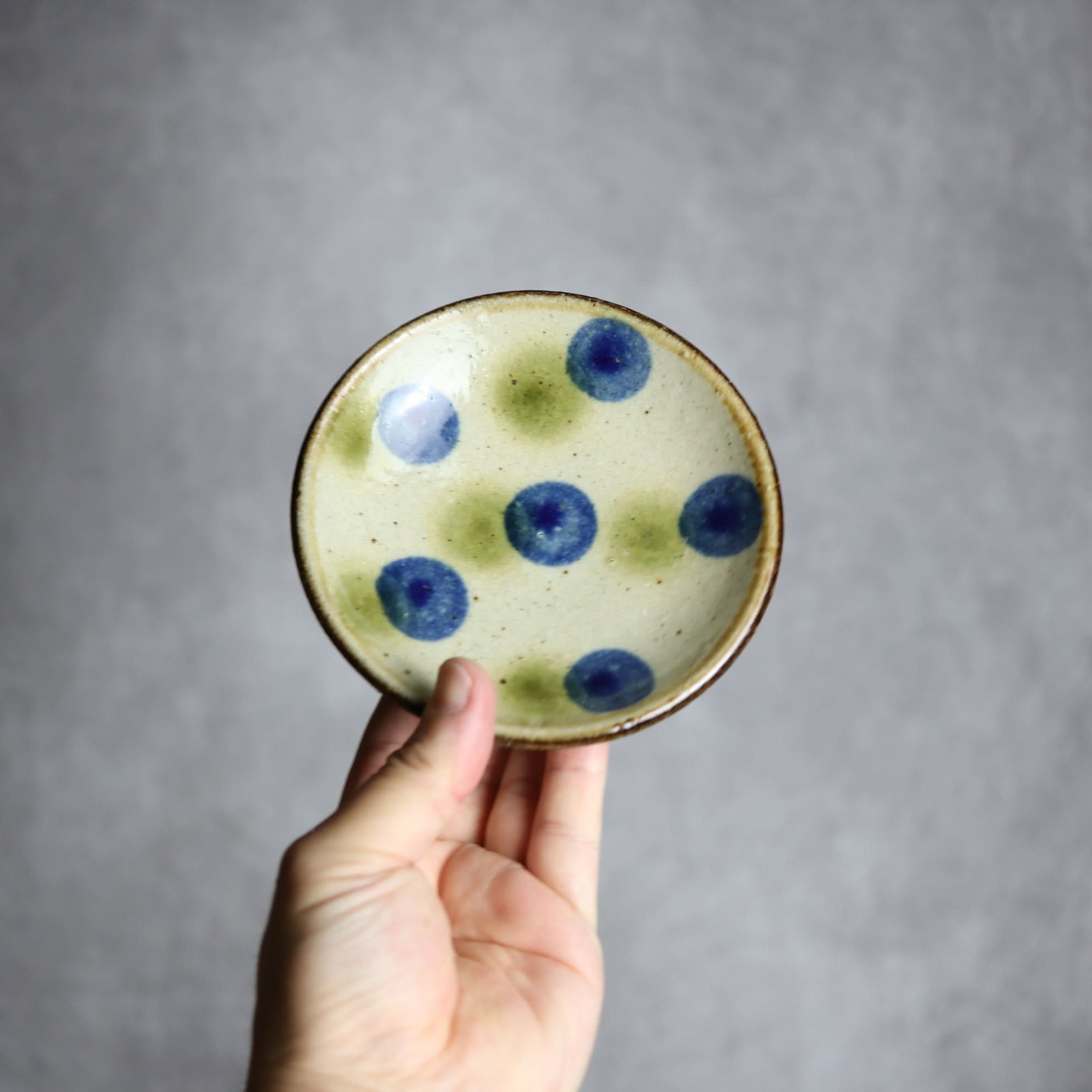 4寸皿 青 緑 ドット やちむん 陶器 陶芸こまがた やちむん 陶器.