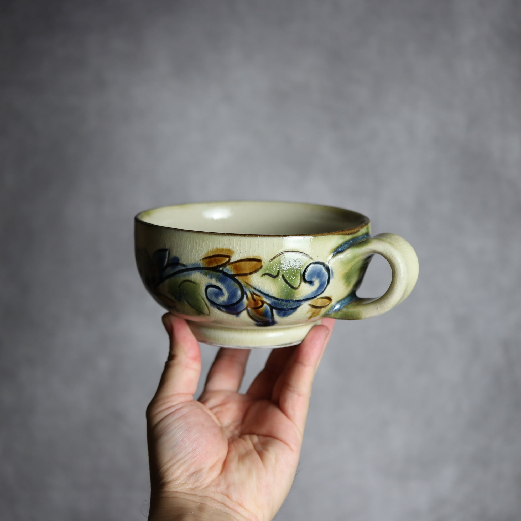 茂生窯 - スープマグ1 三彩 線彫 唐草 やちむん 陶器 茂生窯 - mundasui