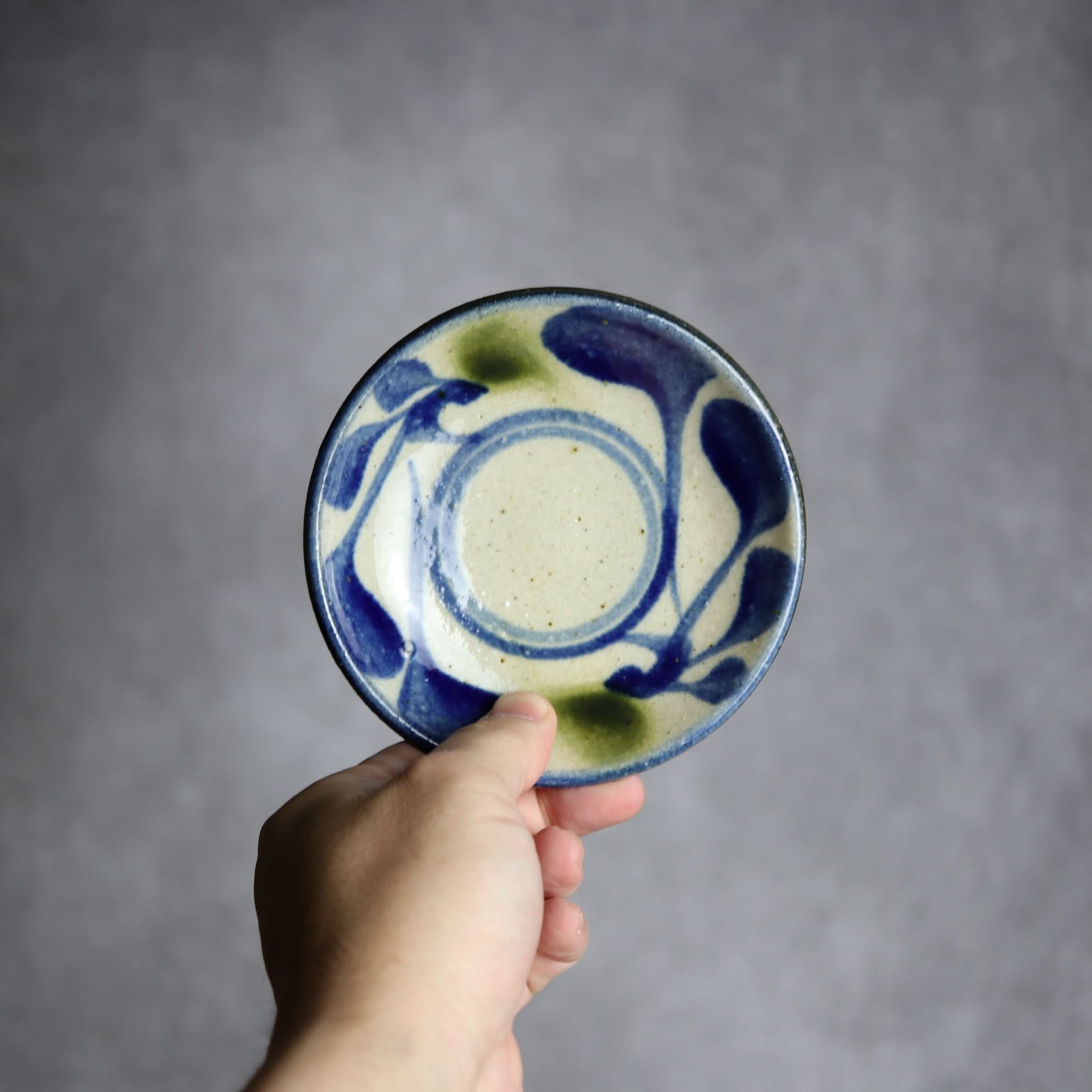 4寸皿 青 緑 唐草 やちむん 陶器 陶芸こまがた やちむん 陶器.