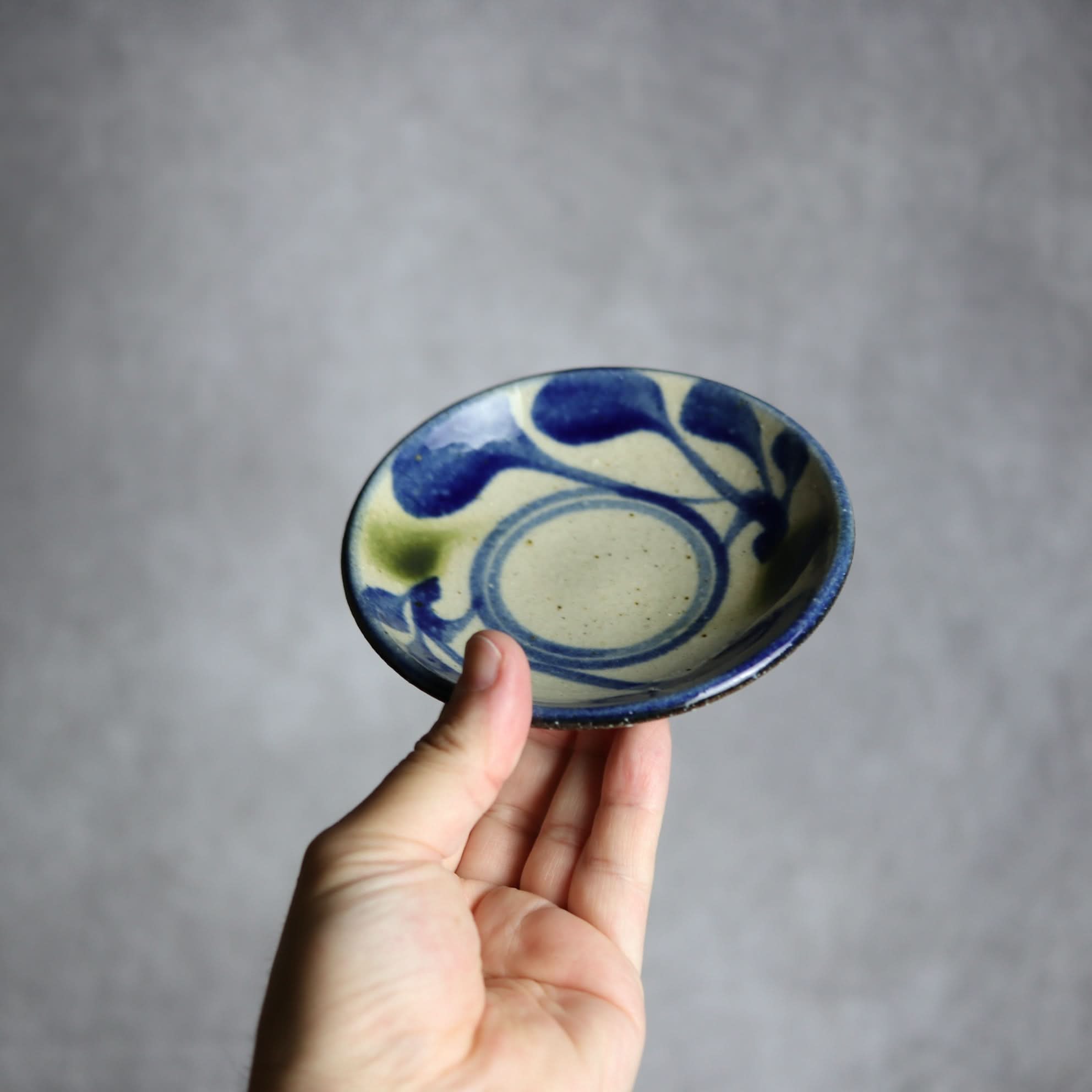 4寸皿 青 緑 唐草 やちむん 陶器 陶芸こまがた やちむん 陶器.
