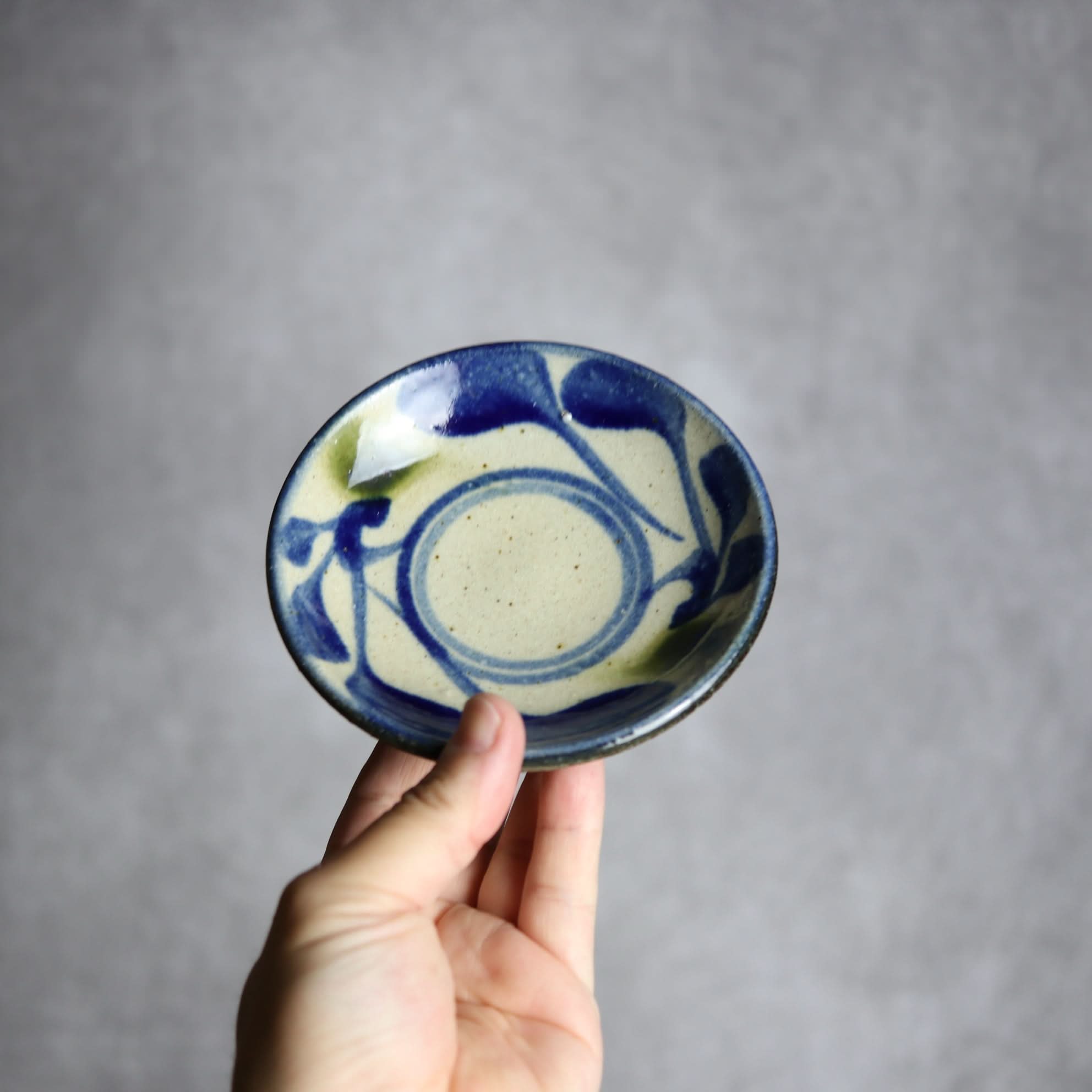4寸皿 青 緑 唐草 やちむん 陶器 陶芸こまがた やちむん 陶器.