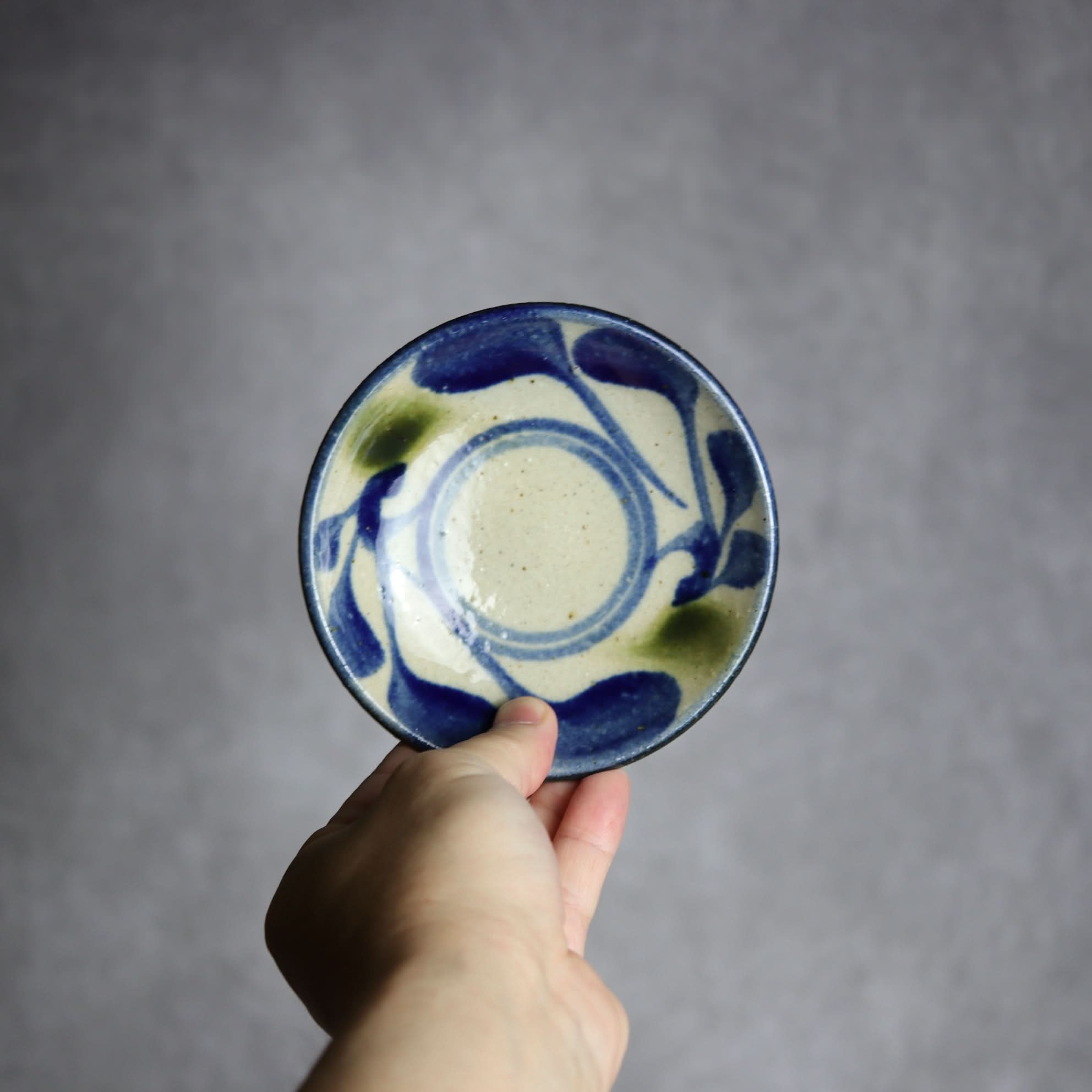 4寸皿 青 緑 唐草 やちむん 陶器 陶芸こまがた やちむん 陶器.