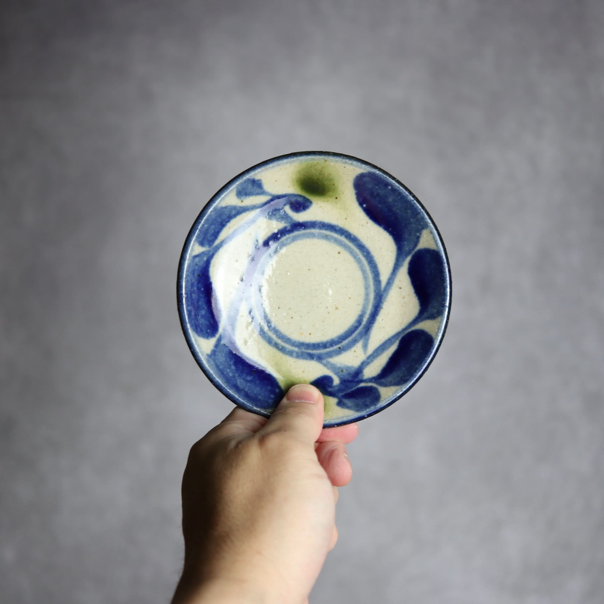 4寸皿 青 緑 唐草 やちむん 陶器 陶芸こまがた やちむん 陶器.