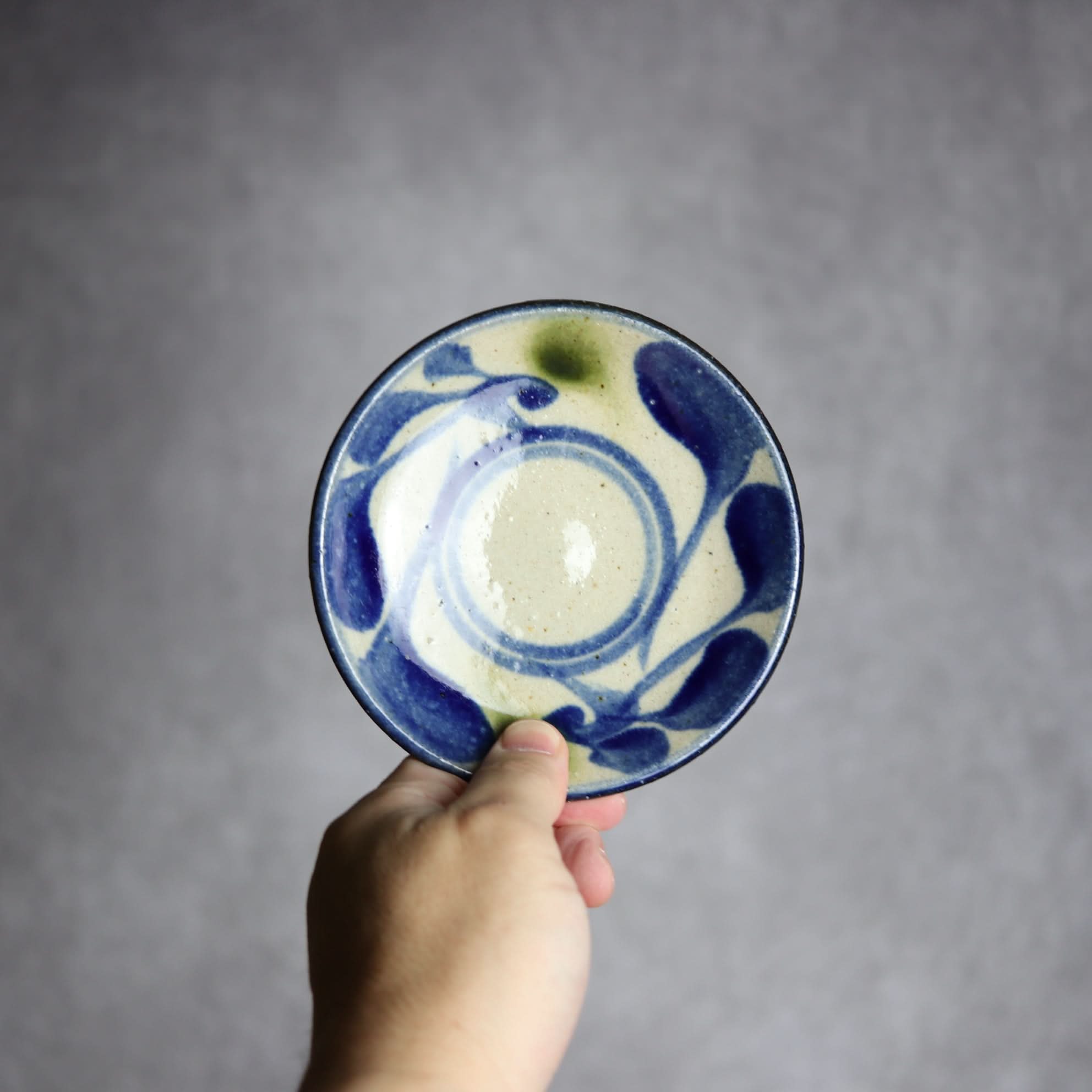 4寸皿 青 緑 唐草 やちむん 陶器 陶芸こまがた やちむん 陶器.