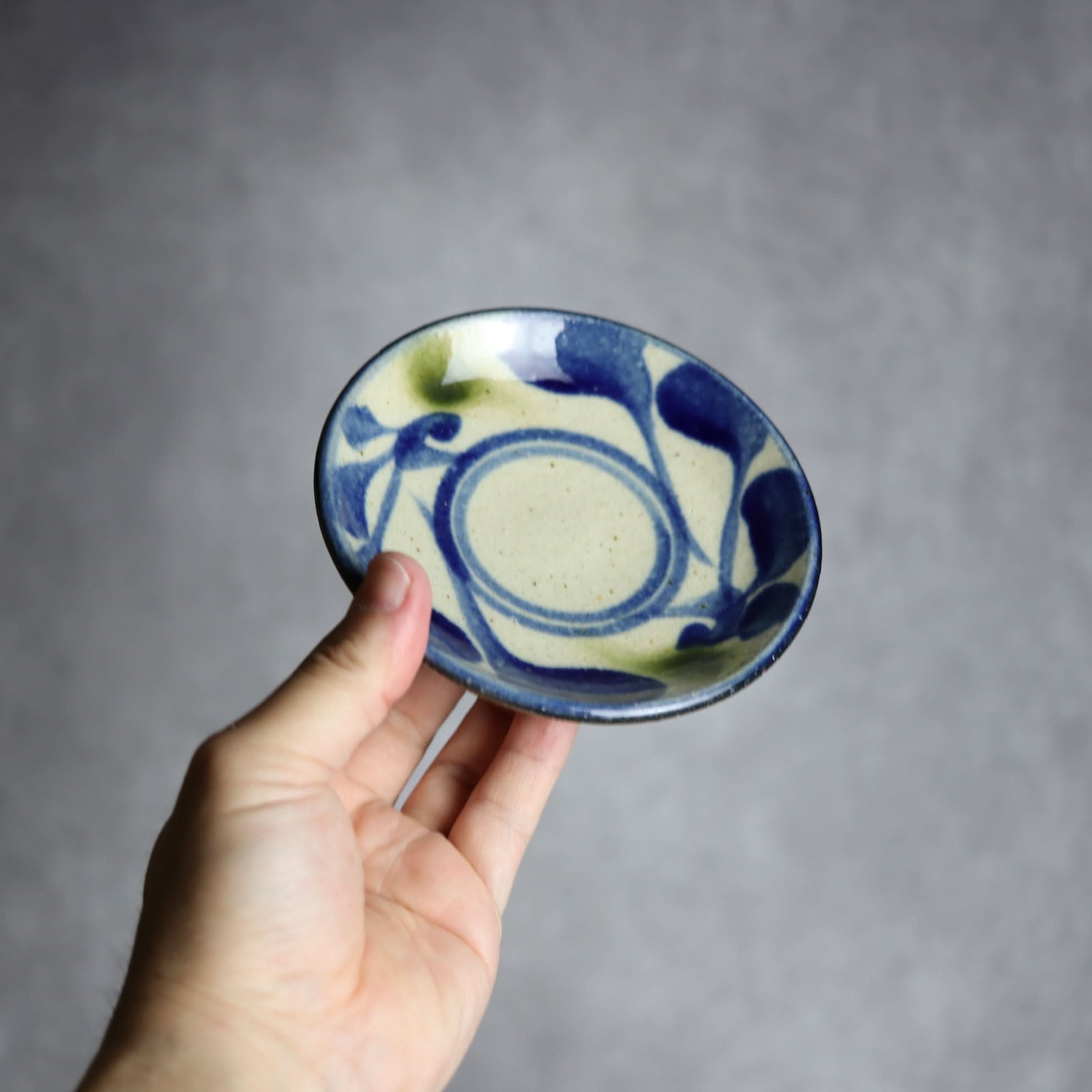 4寸皿 青 緑 唐草 やちむん 陶器 陶芸こまがた やちむん 陶器.