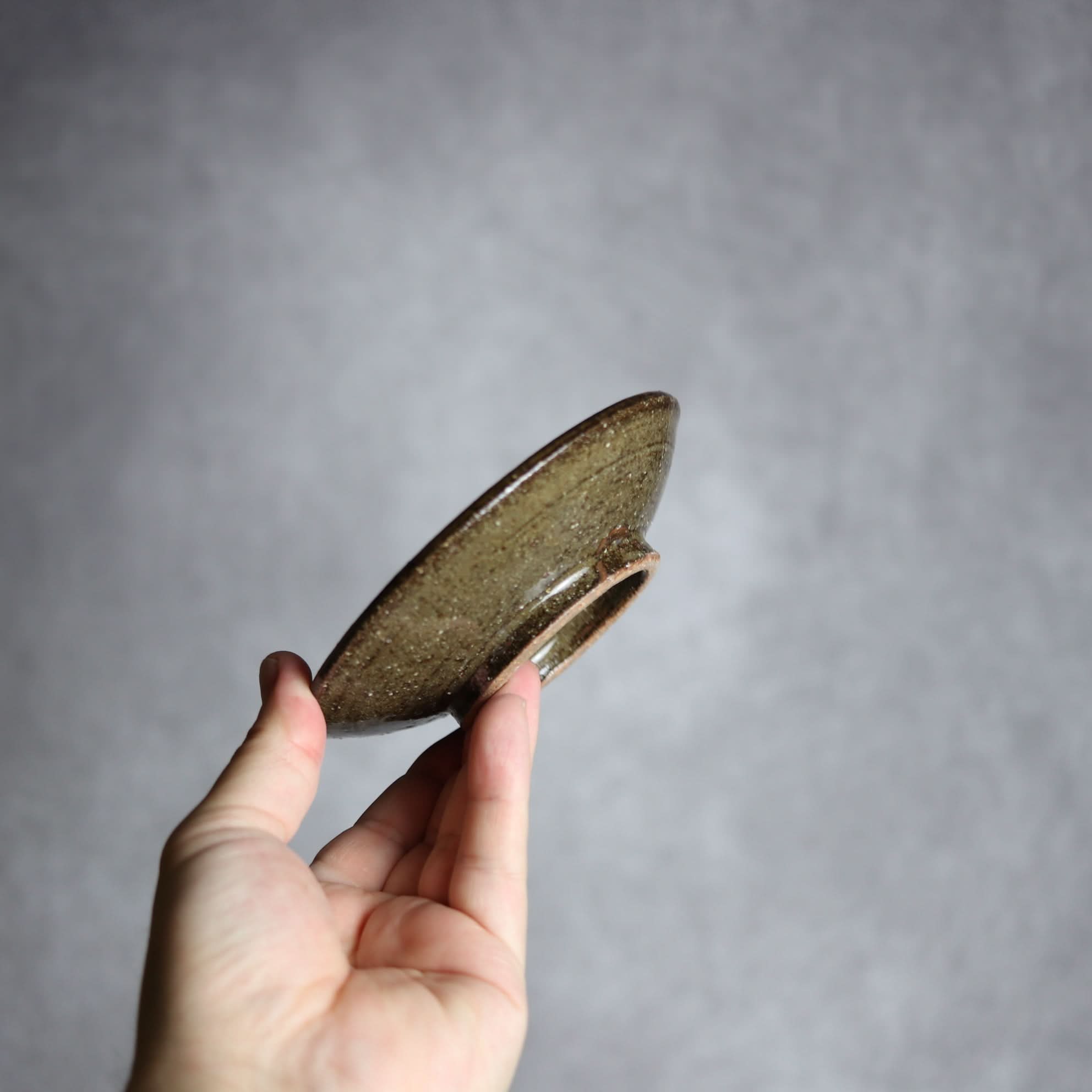 4寸皿 紺 茶 唐草 やちむん 陶器 陶芸こまがた やちむん 陶器.