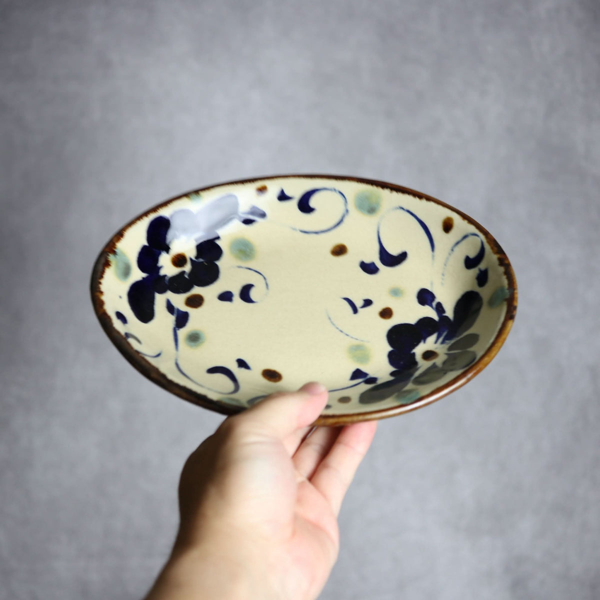 オーバル皿1 菱花唐草紋 やちむん 陶器 エドメ陶房 やちむん 陶器.