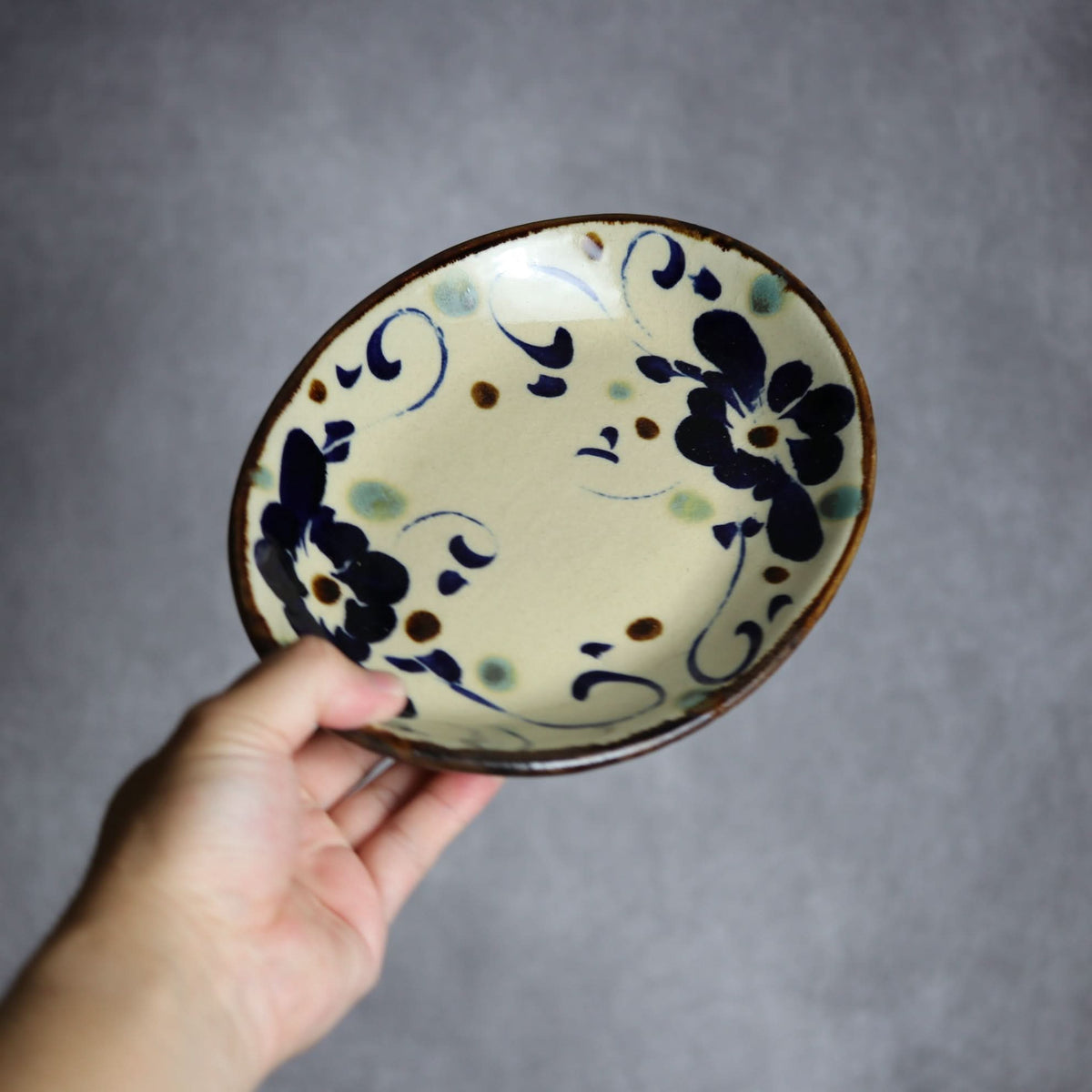 オーバル皿1 菱花唐草紋 やちむん 陶器 エドメ陶房 やちむん 陶器.