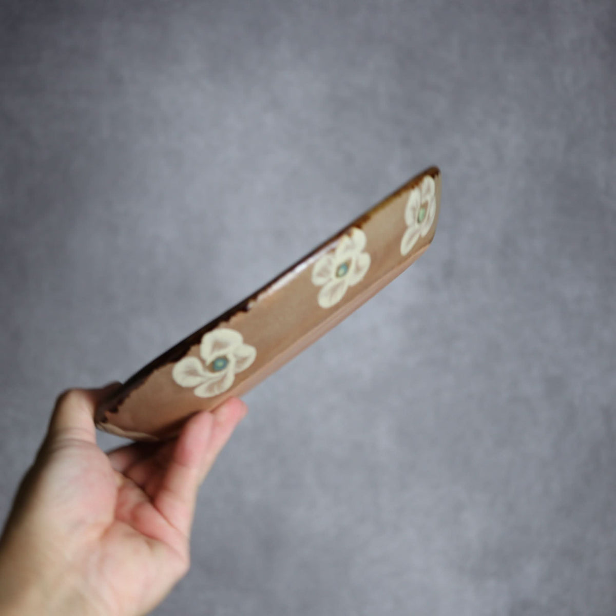 オーバル皿1 菱花唐草紋 やちむん 陶器 エドメ陶房 やちむん 陶器.