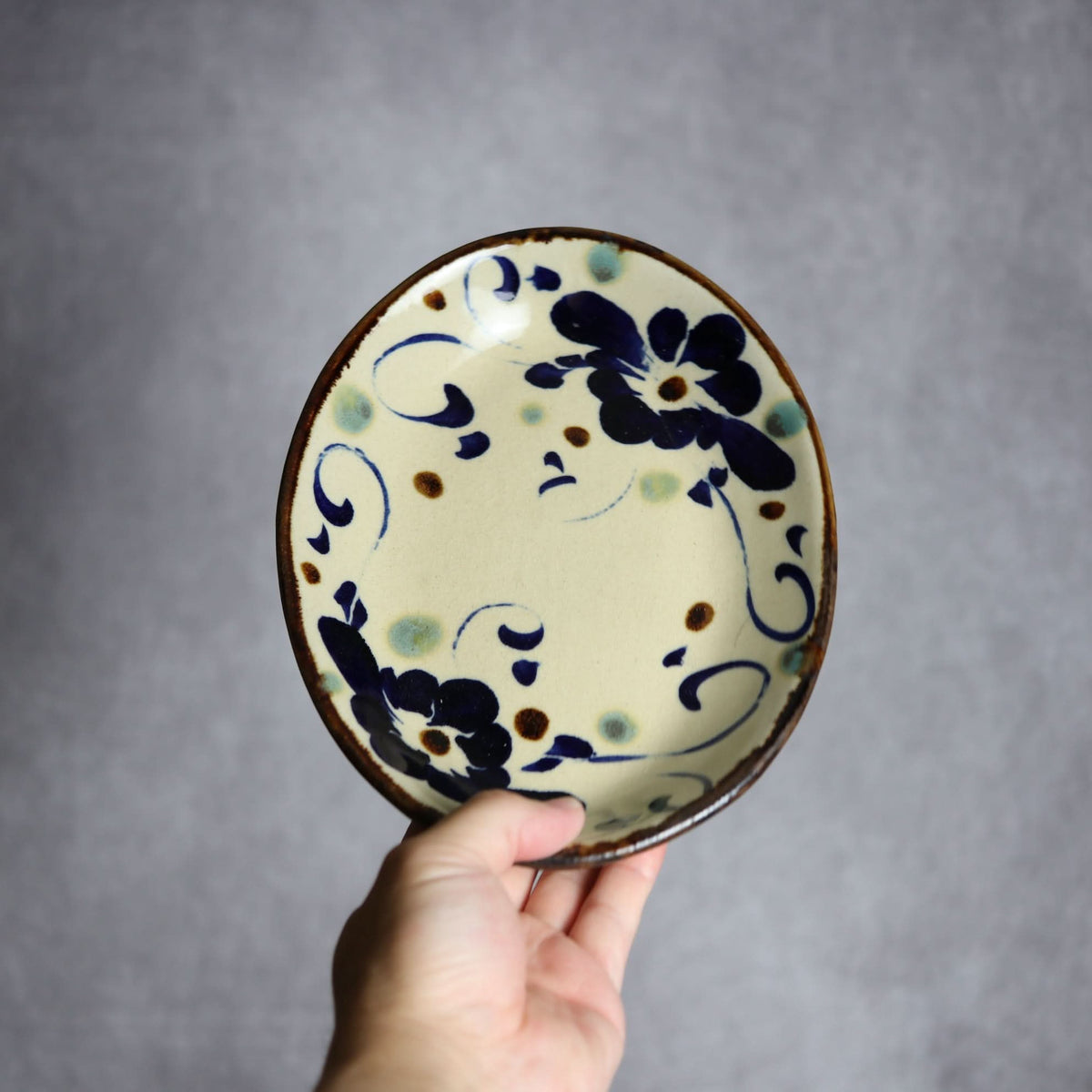 オーバル皿1 菱花唐草紋 やちむん 陶器 エドメ陶房 やちむん 陶器.