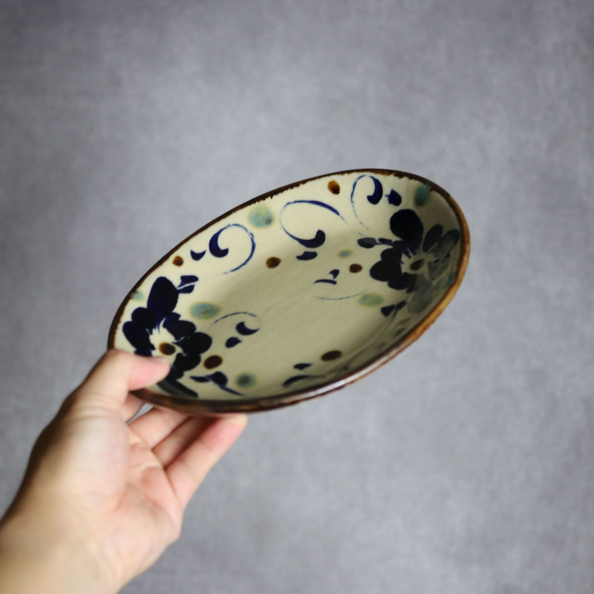 オーバル皿1 菱花唐草紋 やちむん 陶器 エドメ陶房 やちむん 陶器.