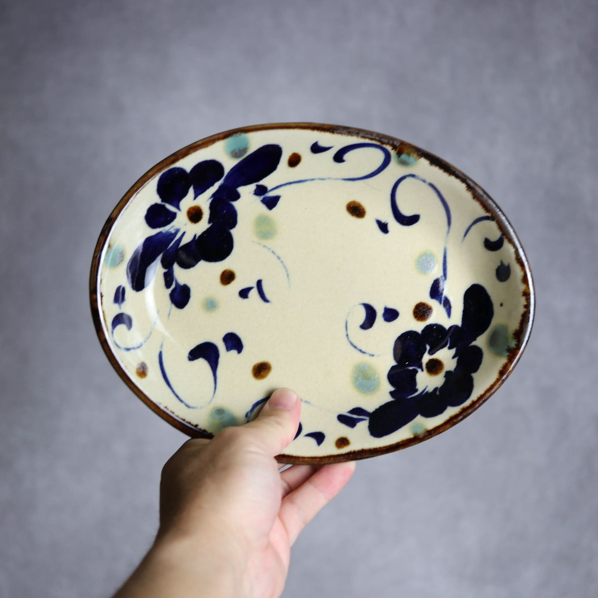 オーバル皿1 菱花唐草紋 やちむん 陶器 エドメ陶房 やちむん 陶器.