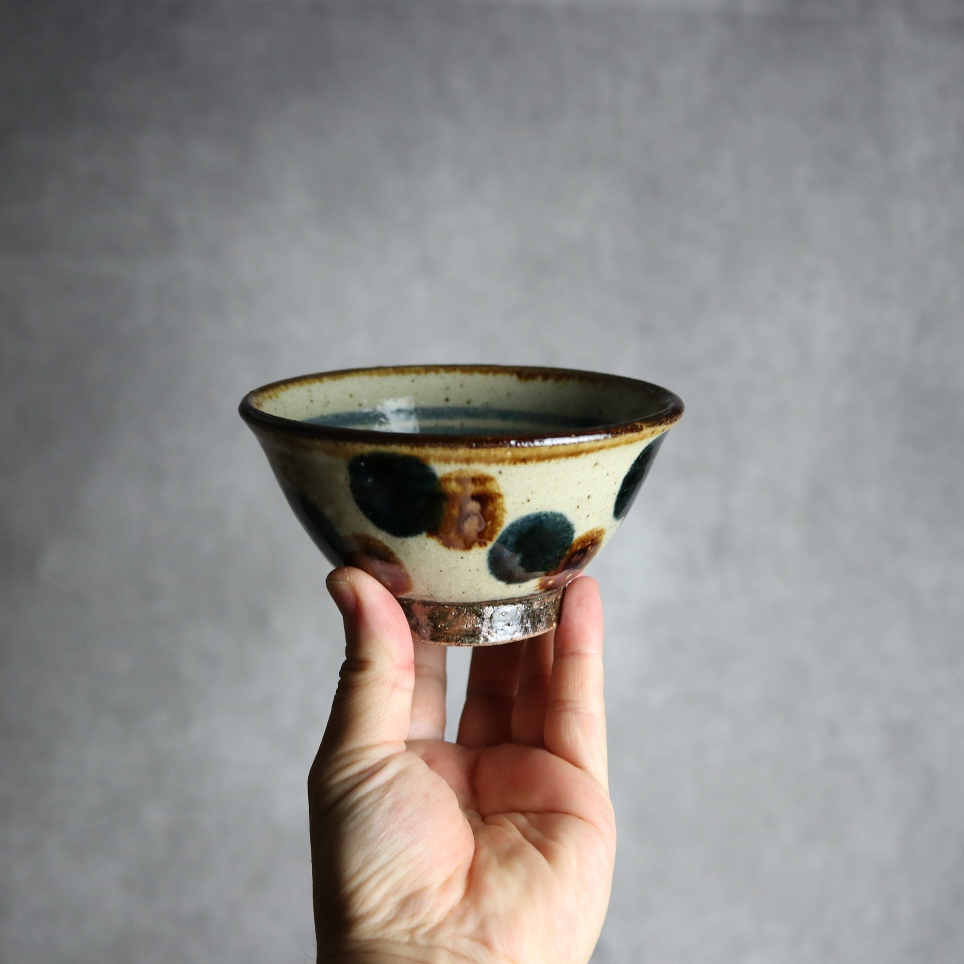 4寸マカイ 紺 茶ドット やちむん 陶器 陶芸こまがた