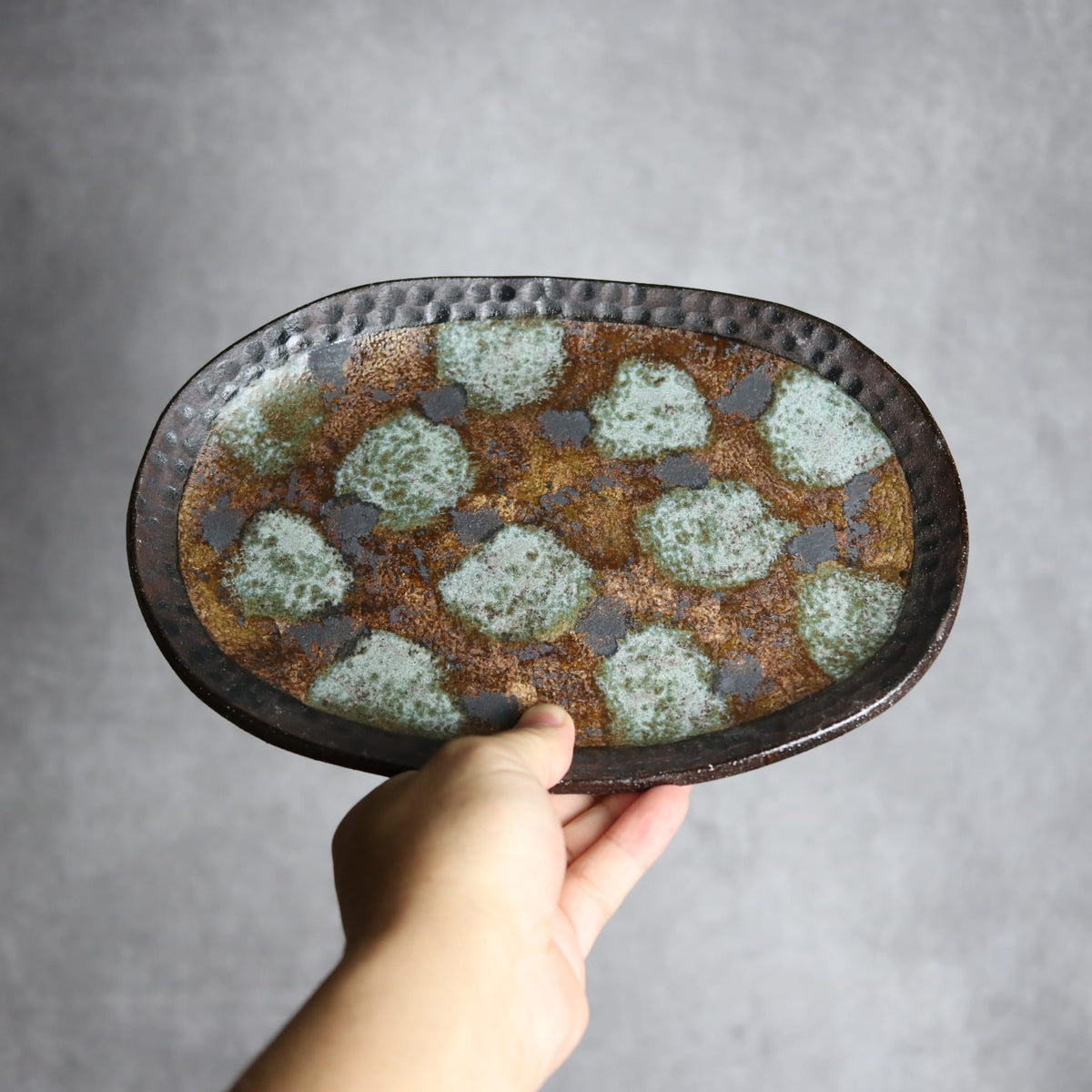 オーバルリム皿1 黒シリーズ やちむん 陶器 sui
