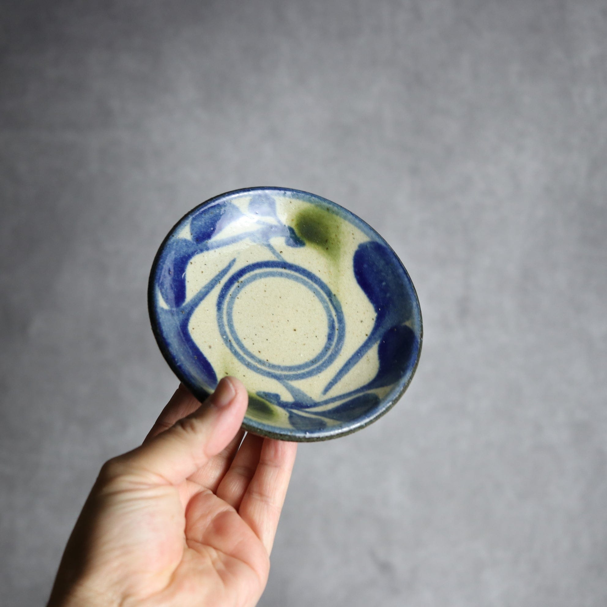 4寸皿 青 緑 唐草 やちむん 陶器 陶芸こまがた