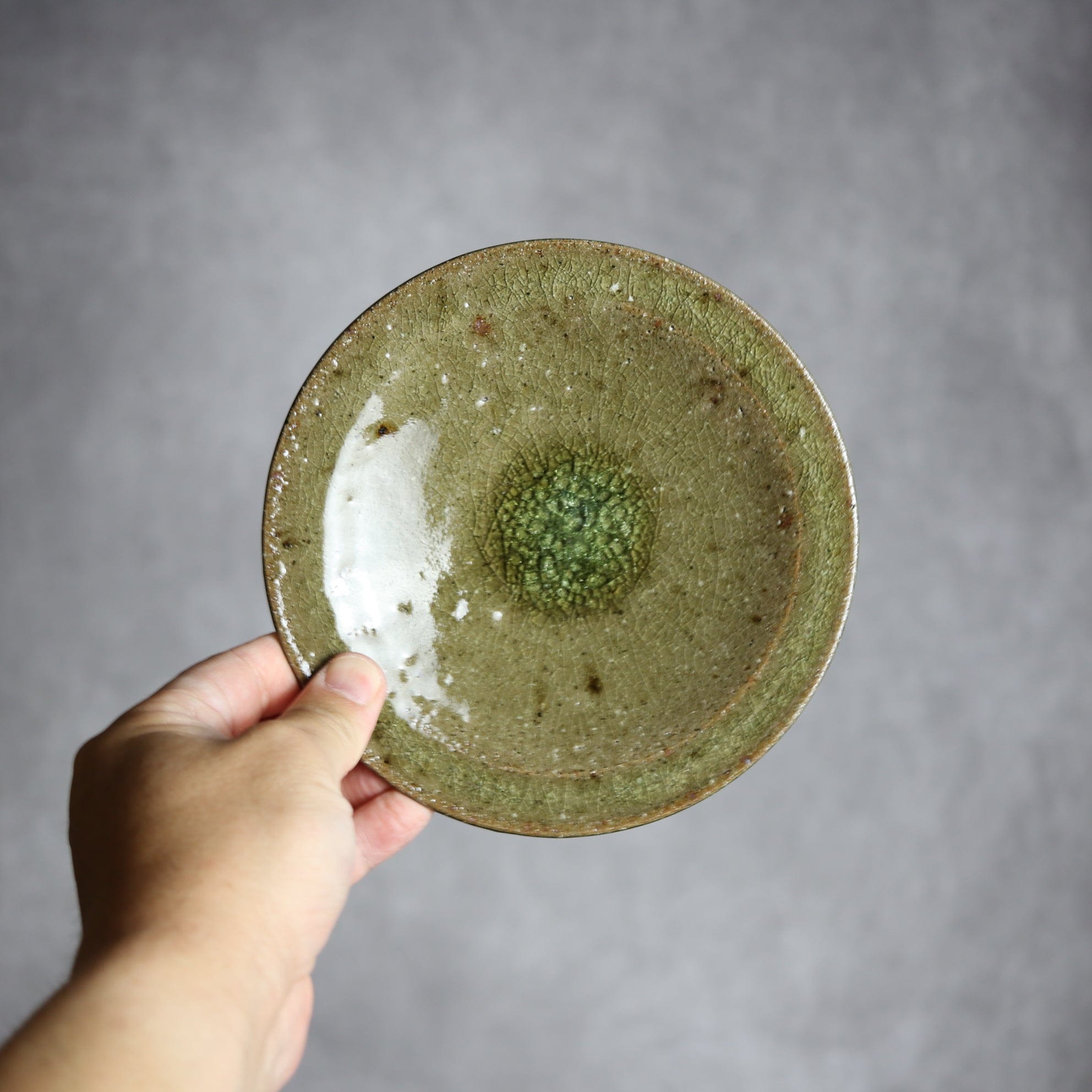 5寸皿1 灰釉 やちむん 陶器 仁陶器工房 陶器.