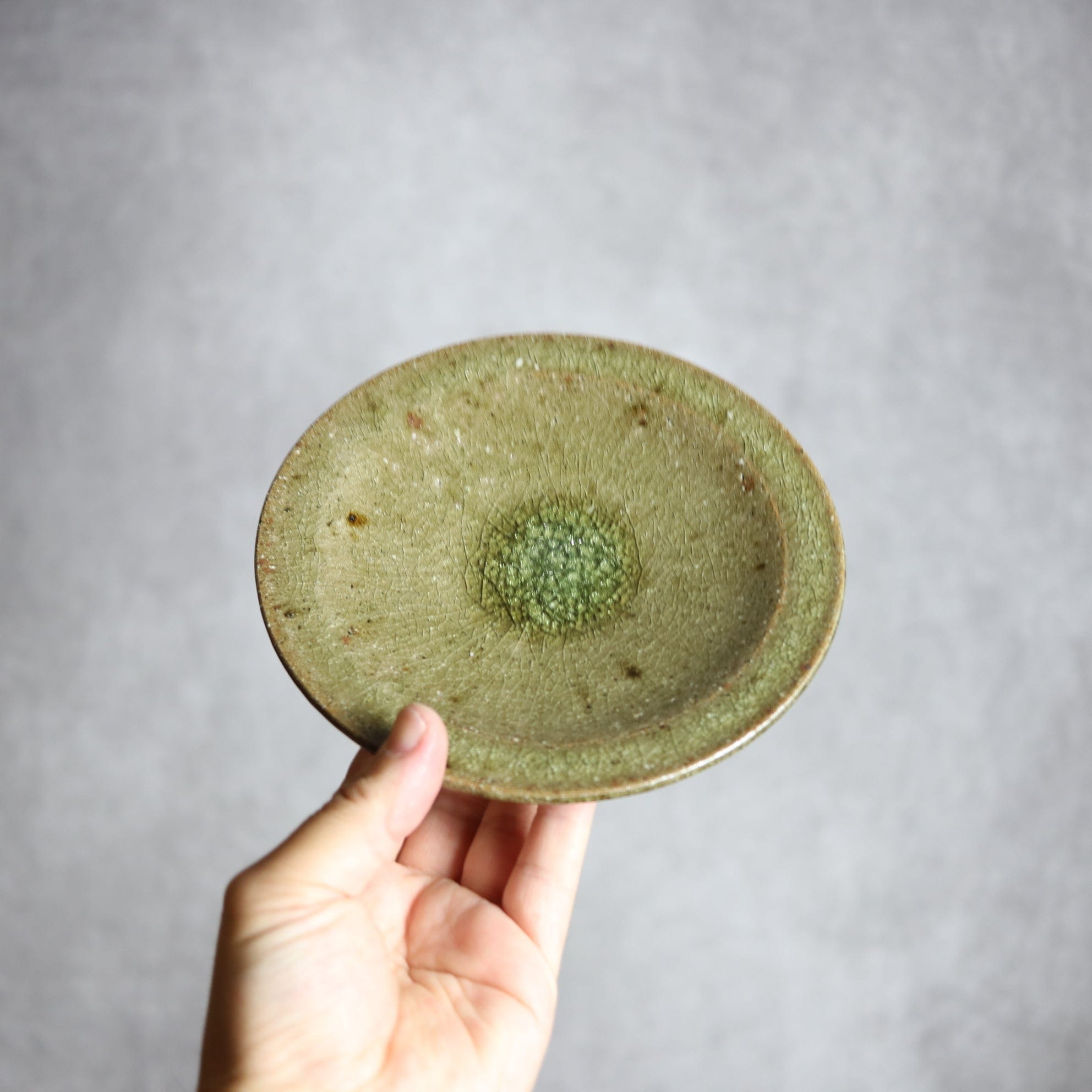 5寸皿1 灰釉 やちむん 陶器 仁陶器工房 陶器.