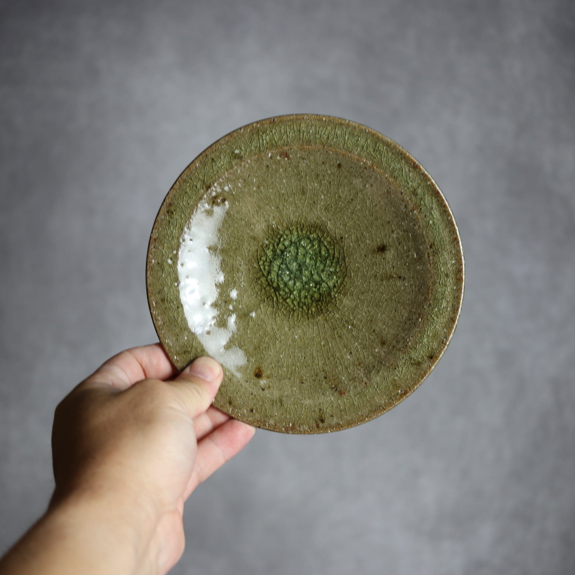 5寸皿1 灰釉 やちむん 陶器 仁陶器工房 陶器.