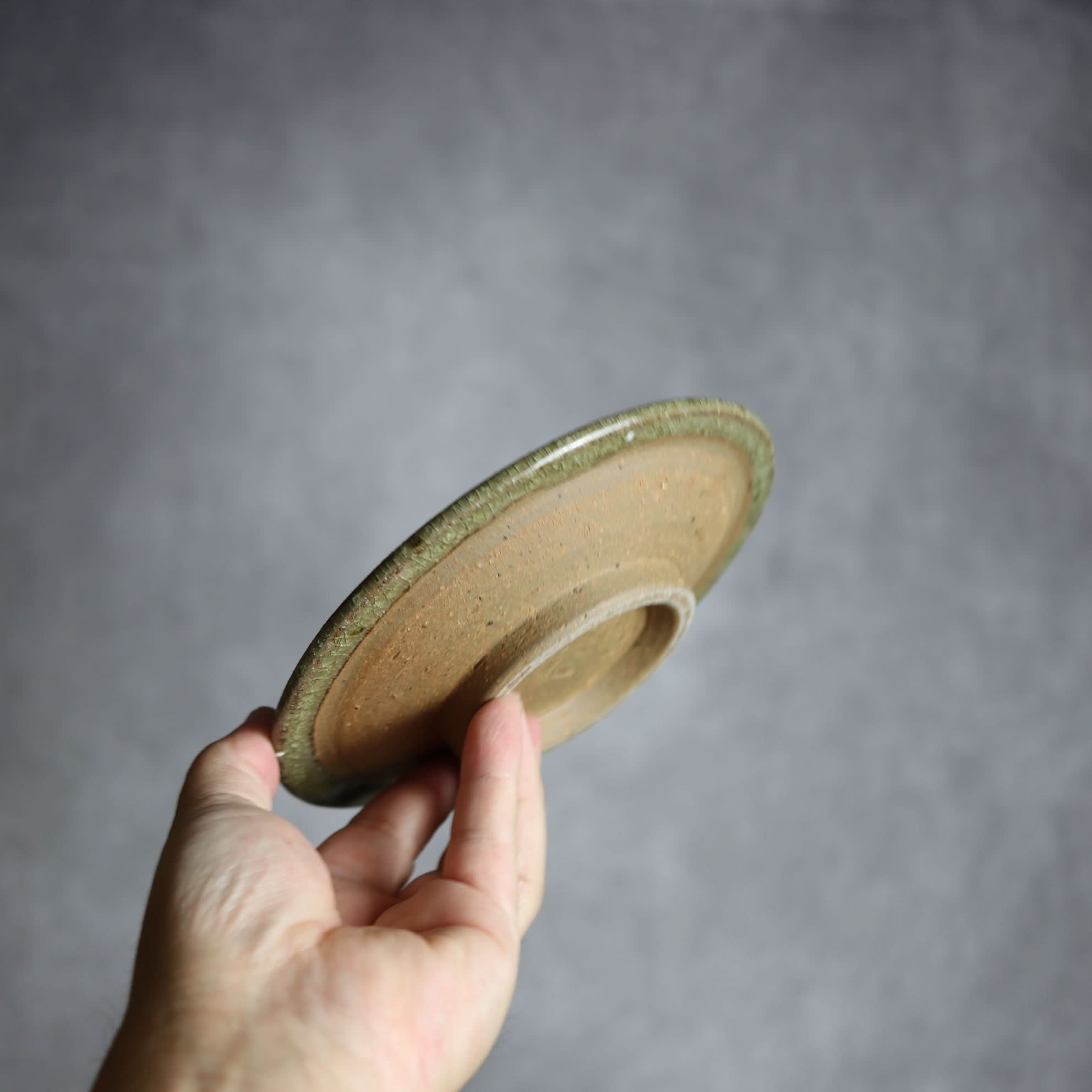 5寸皿2 灰釉 やちむん 陶器 仁陶器工房 陶器.