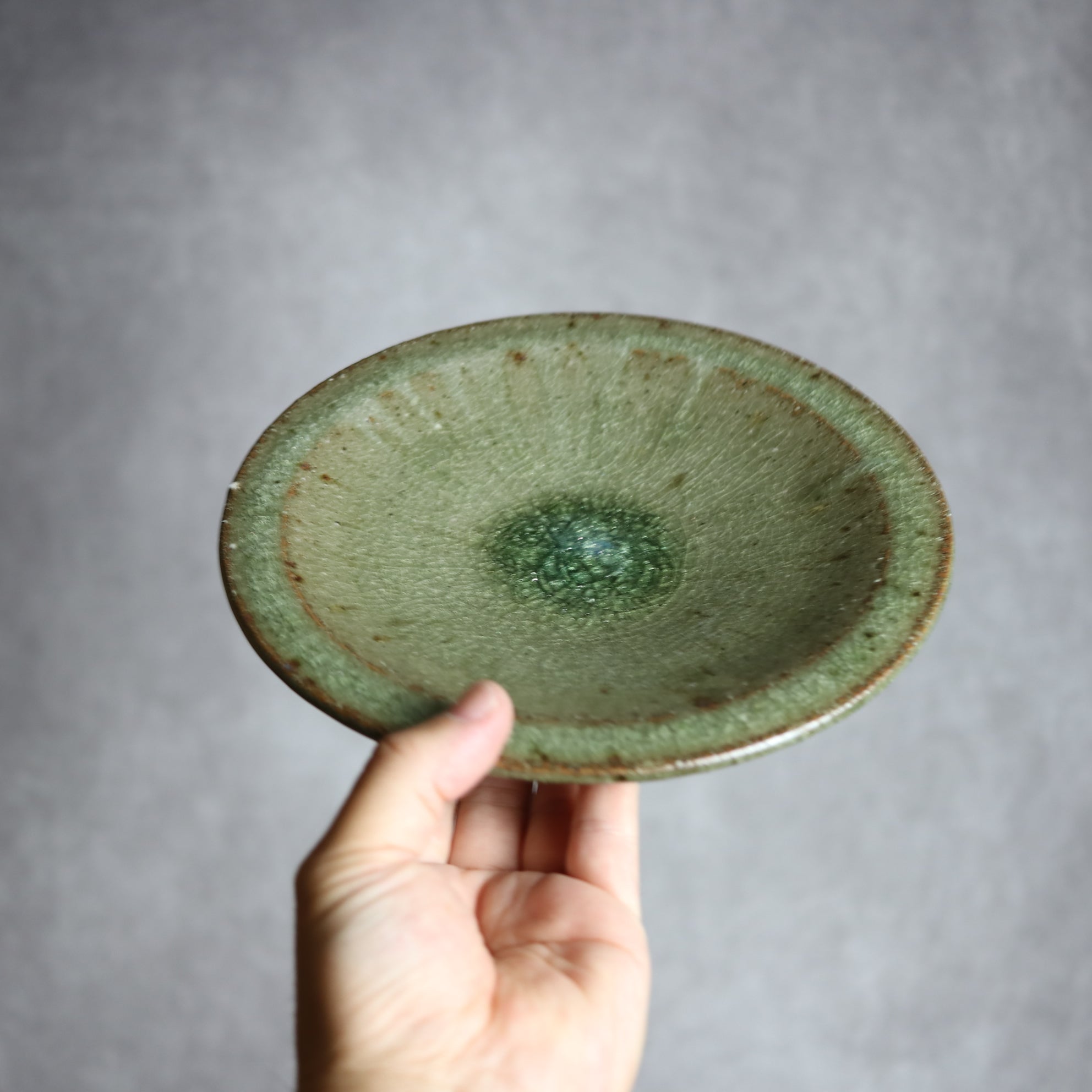 6寸皿1 灰釉 やちむん 陶器 仁陶器工房