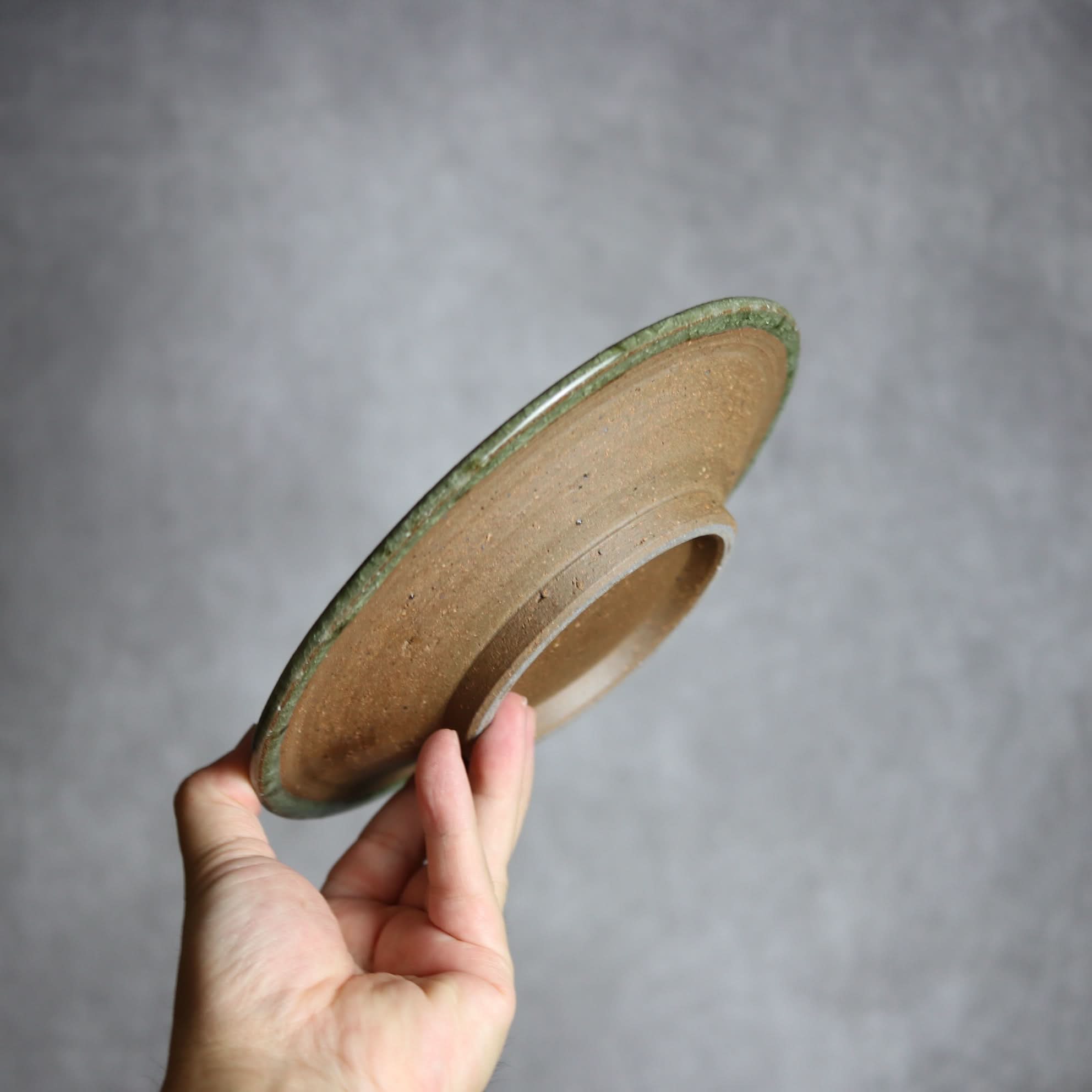 6寸皿1 灰釉 やちむん 陶器 仁陶器工房 陶器.