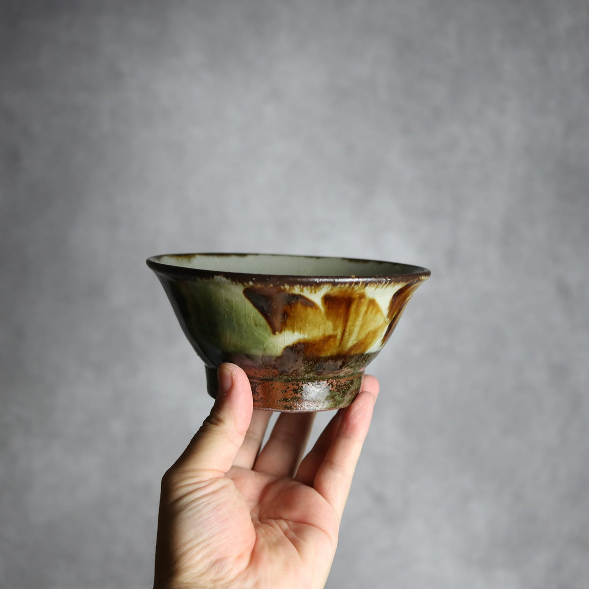 4.5寸マカイ1 三彩 菊花双葉 やちむん 陶器 漂窯