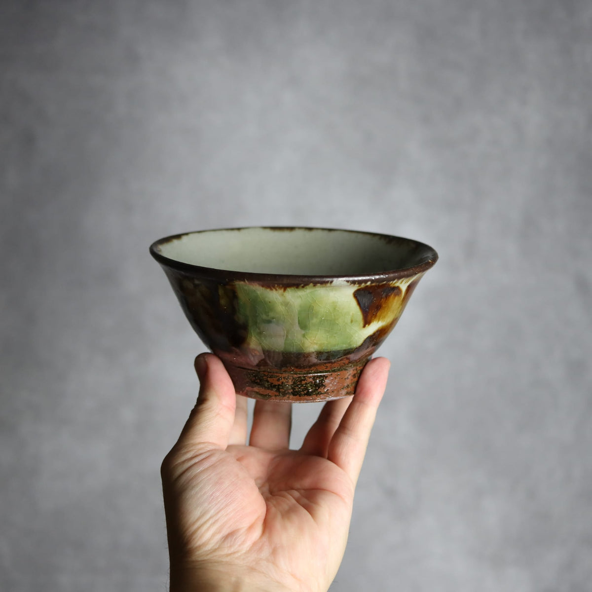 4.5寸マカイ1 三彩 菊花双葉 やちむん 陶器 漂窯