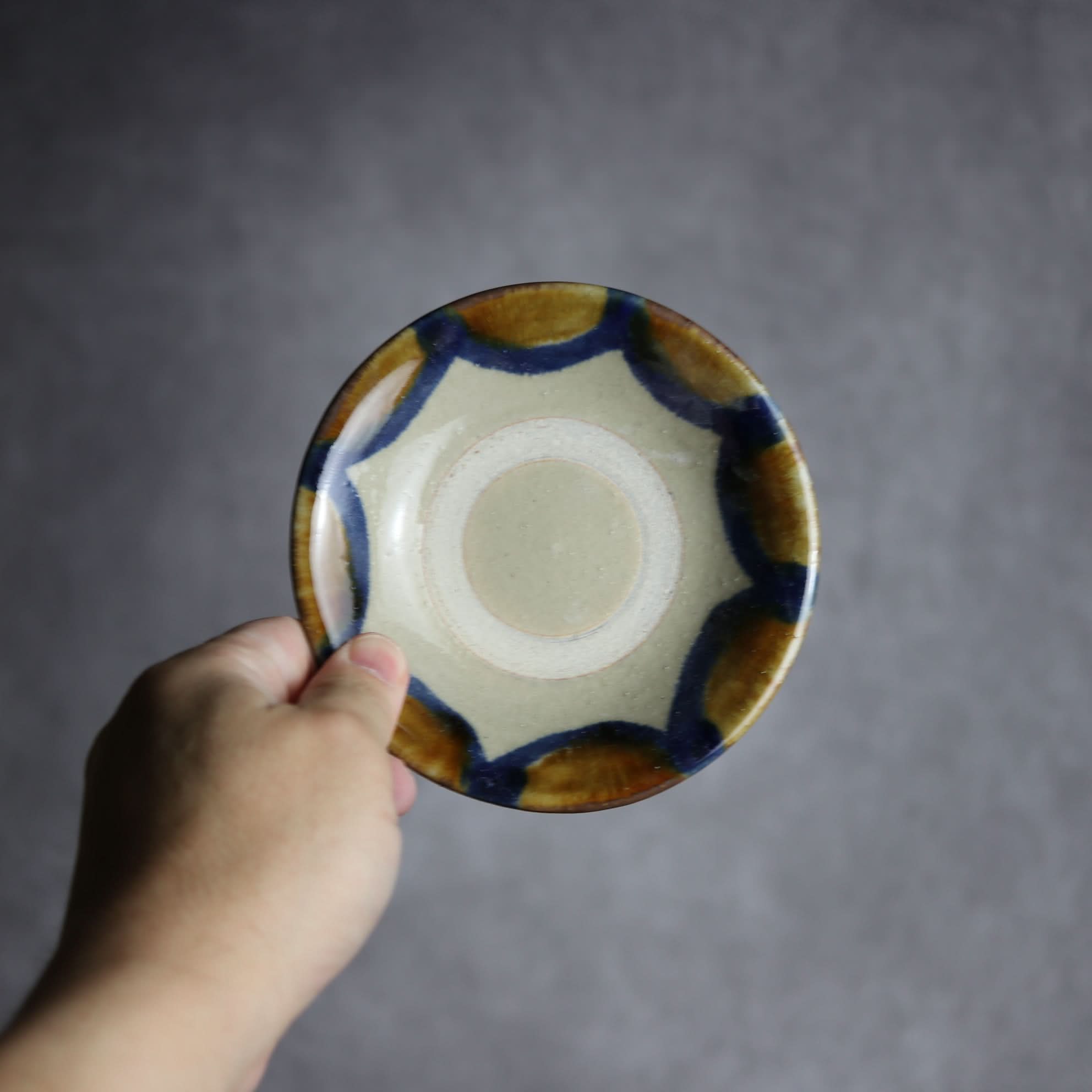 4寸皿1 飴 呉須釉 海波紋 やちむん 陶器 北窯 松田米司工房 やちむん 陶器.