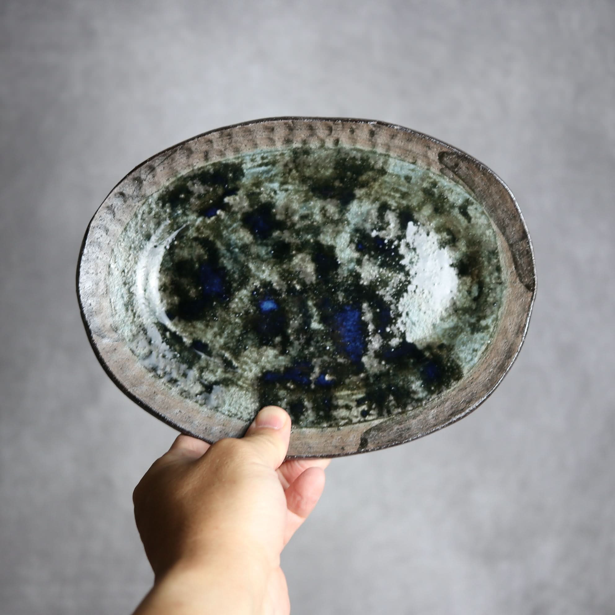 オーバルリム皿1 孔雀 やちむん 陶器 sui やちむん 陶器.